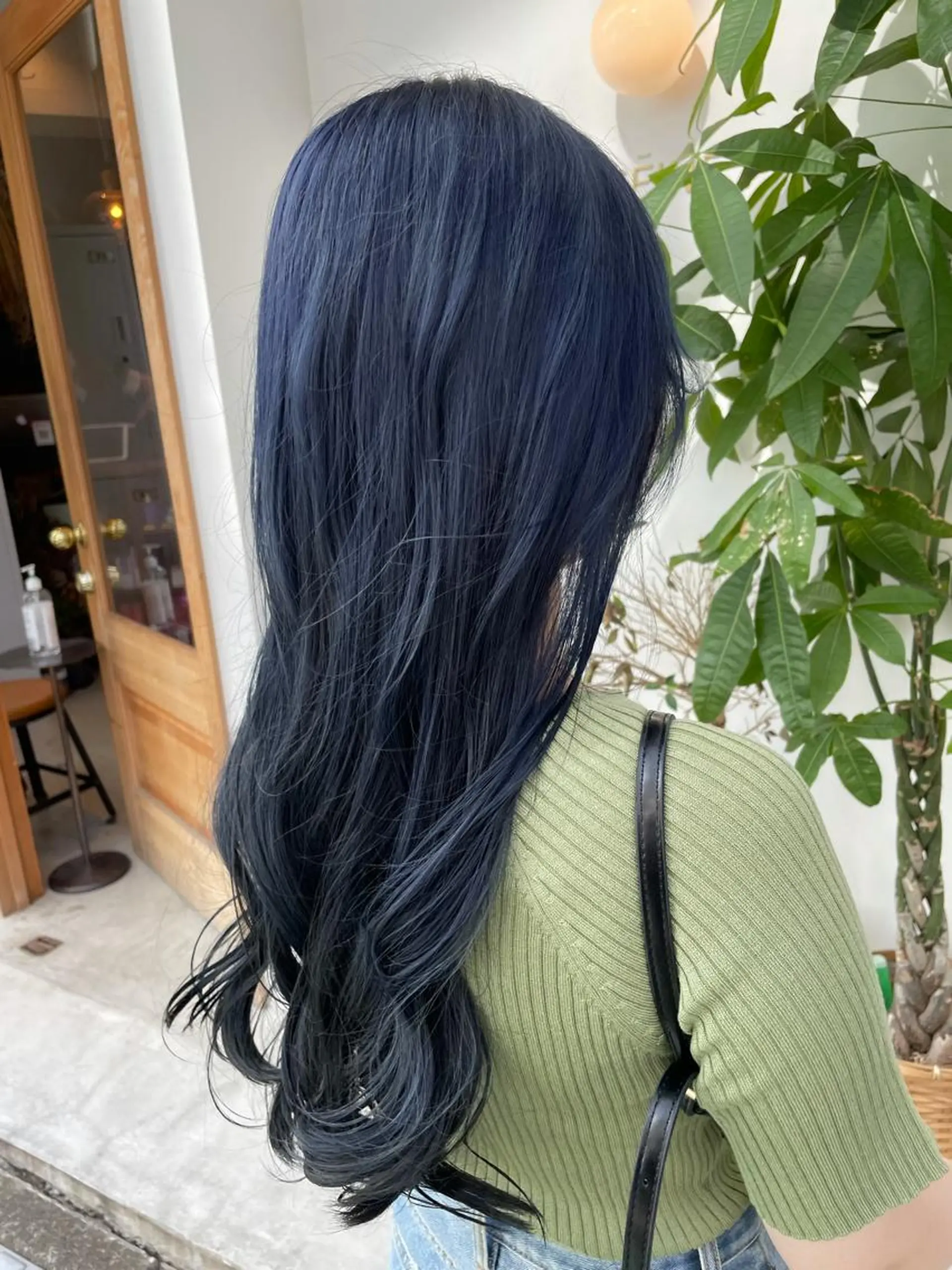 ロング カラー ヘアアレンジ 黒髪 ブリーチ ブルーカラー ブルーブラック REONA🪽✨薬院 レイヤーカット🫧のヘアスタイル