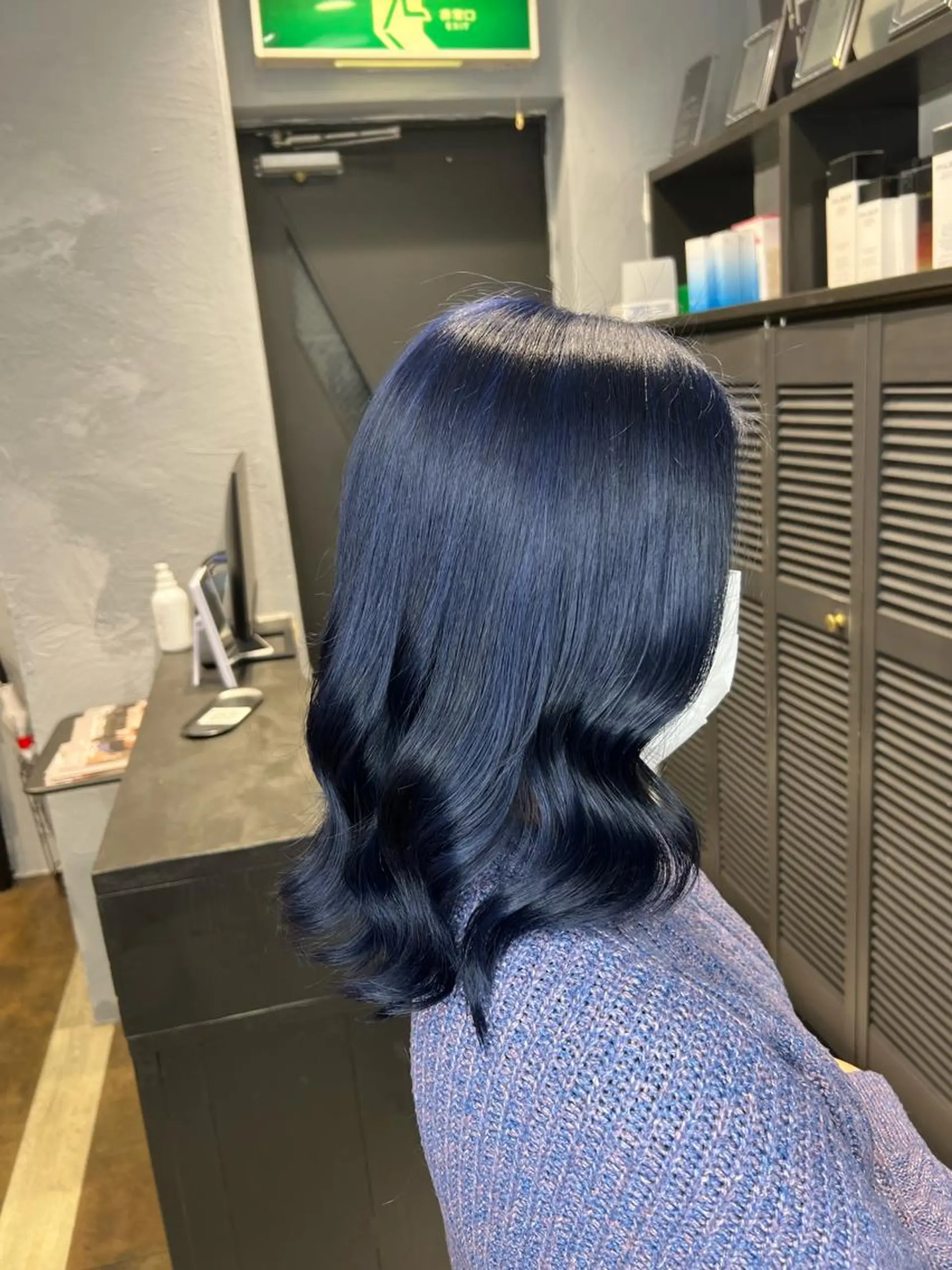 ミディアム maya レイヤーカットのヘアスタイル