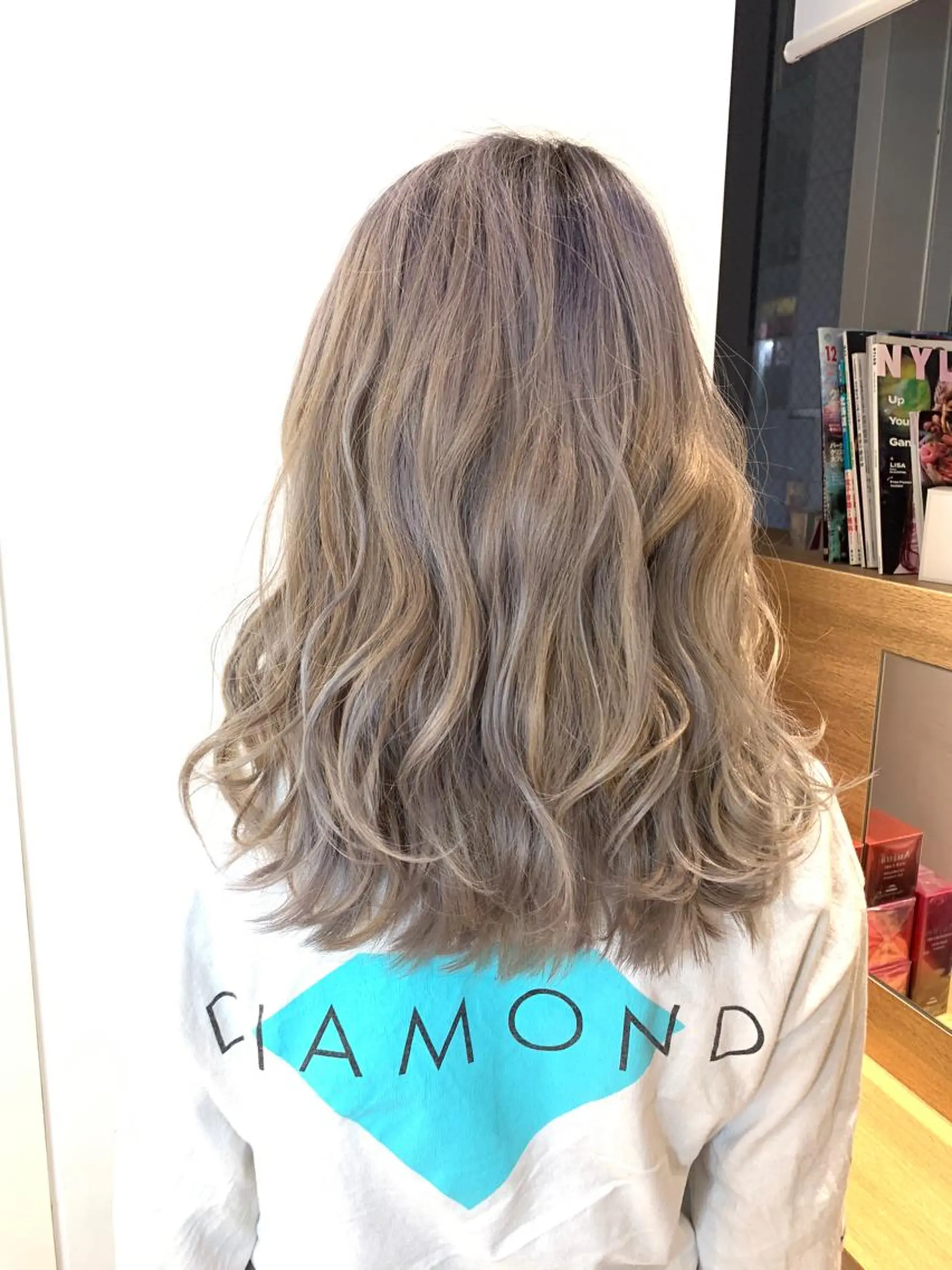 セミロング カラー ベージュカラー ブリーチ ケアブリーチ カット ヘアカラー インナーエクステ渋谷 🦋KAJIのヘアスタイル