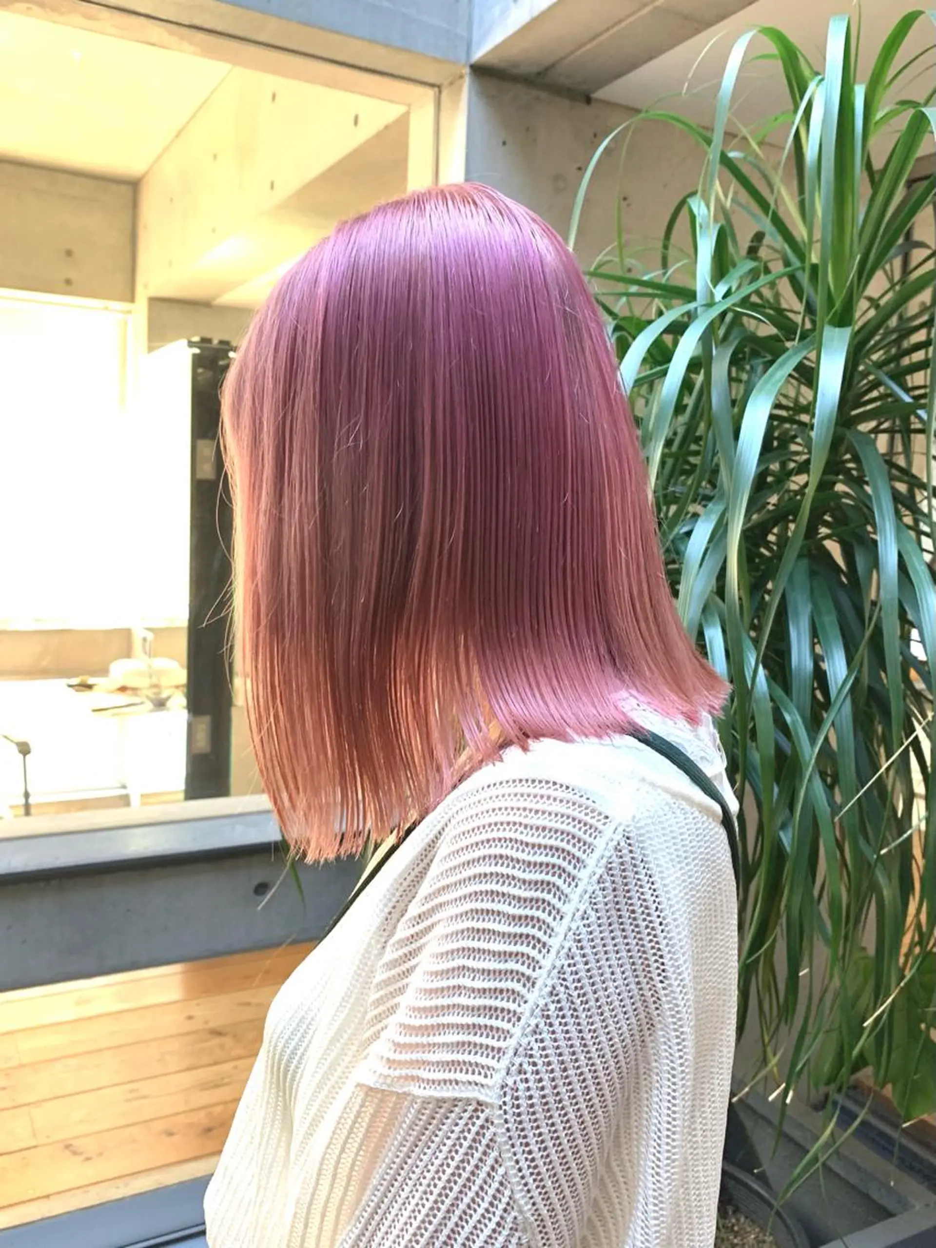 ミディアム カット ヘアカラー 西岡 優太のヘアスタイル