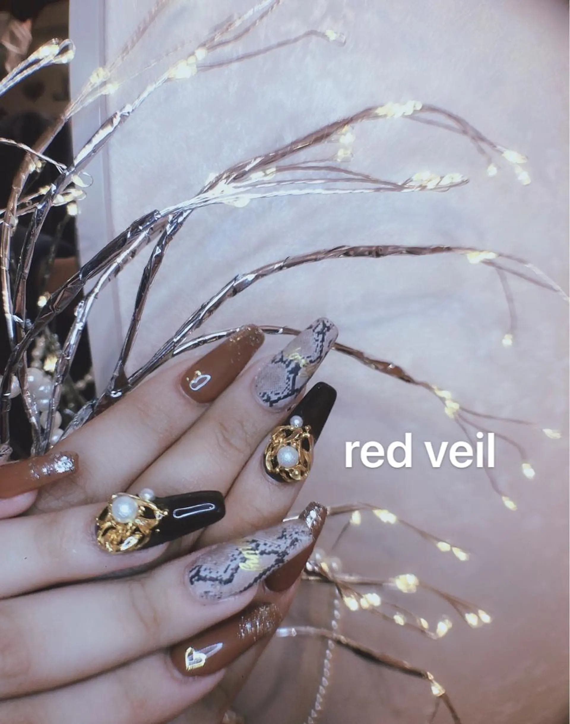 ロング ネイル ハンドネイル 長さ出し専門 nynaのネイルデザイン