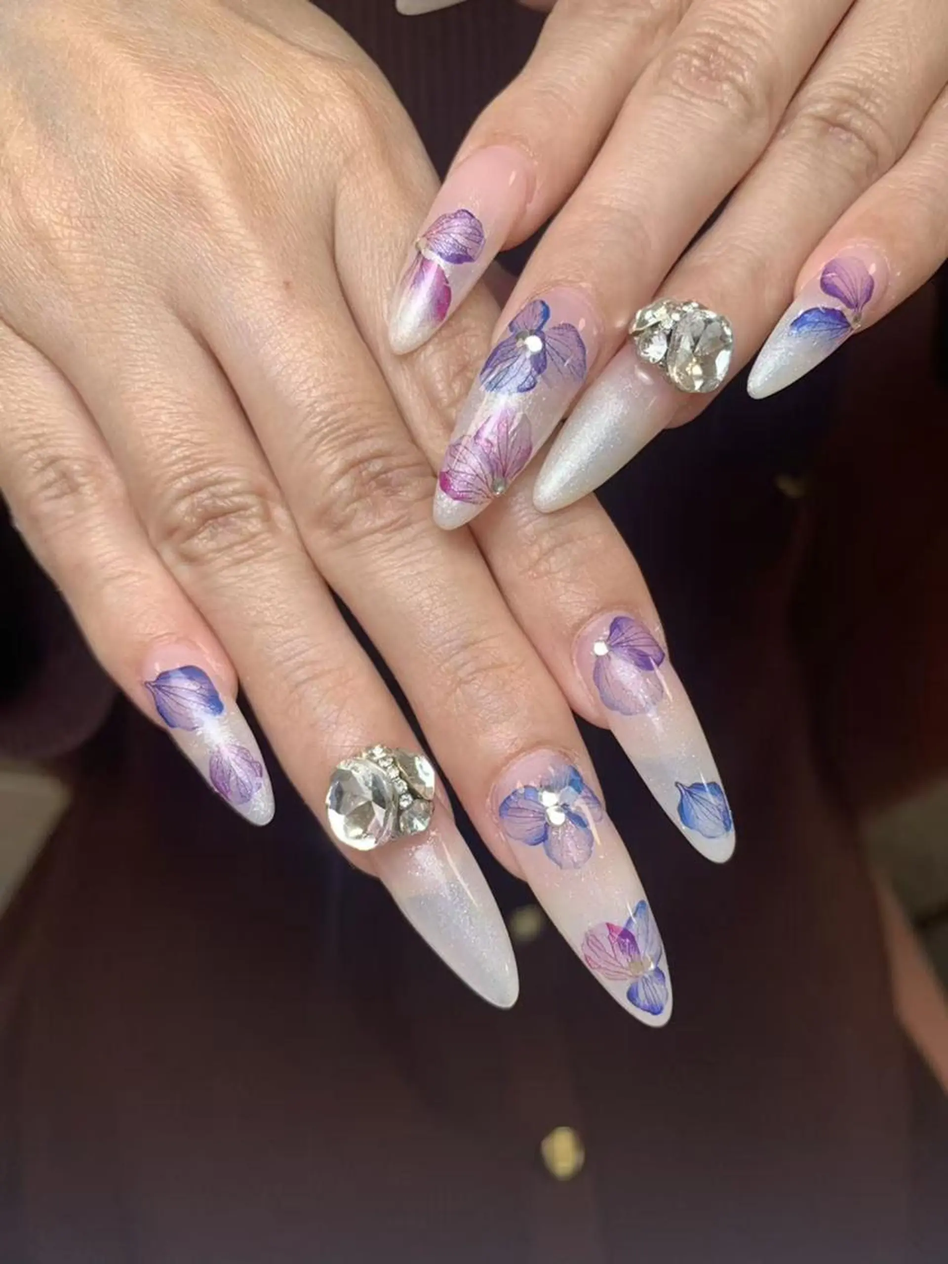 ネイル フラワーネイル ロングネイル ショートネイル チョウ チョウのネイルデザイン