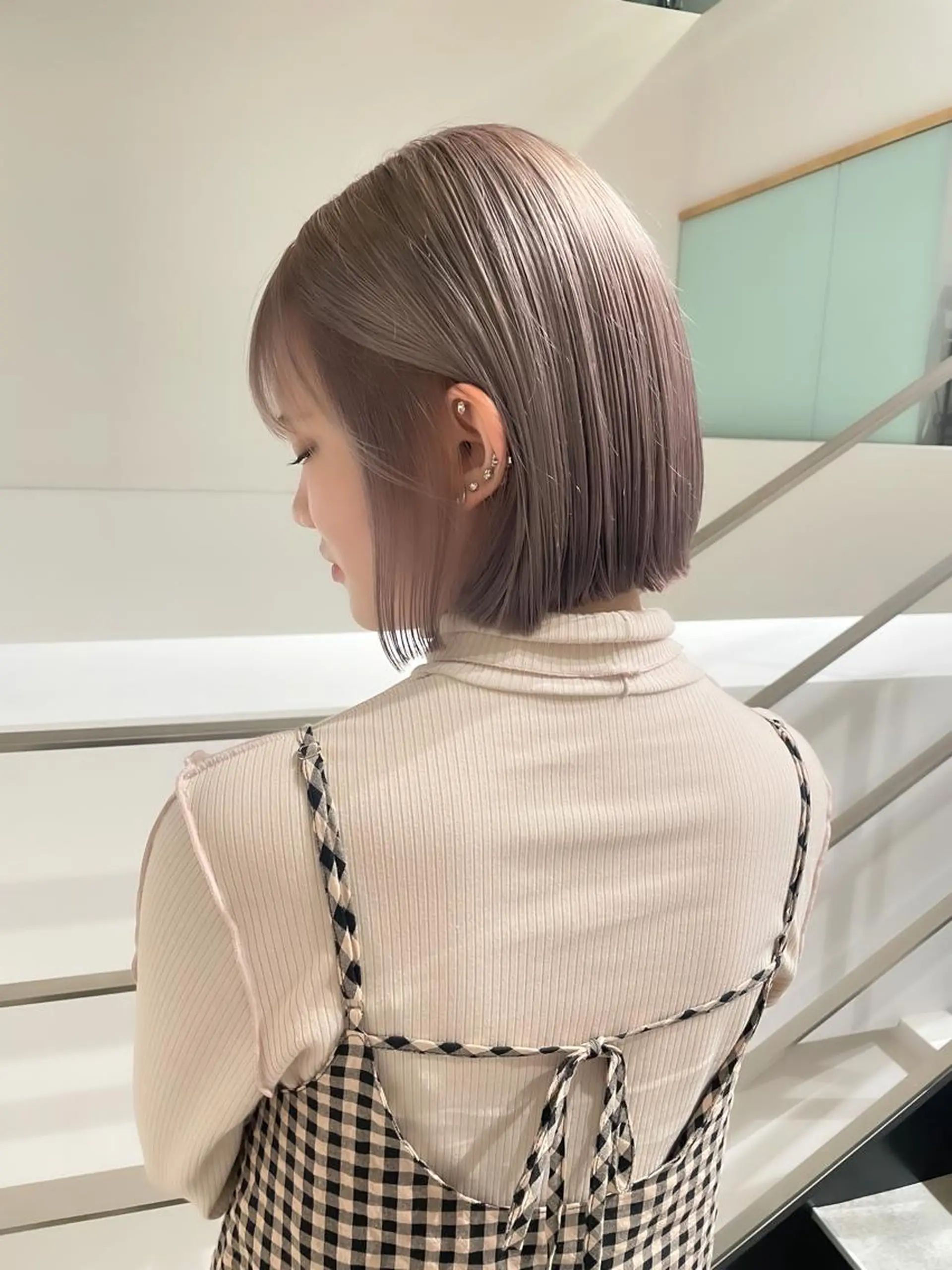 ショート カラー ヘアアレンジ アイブロウ ミニボブ/ブリーチ 🌈MISATOのヘアスタイル