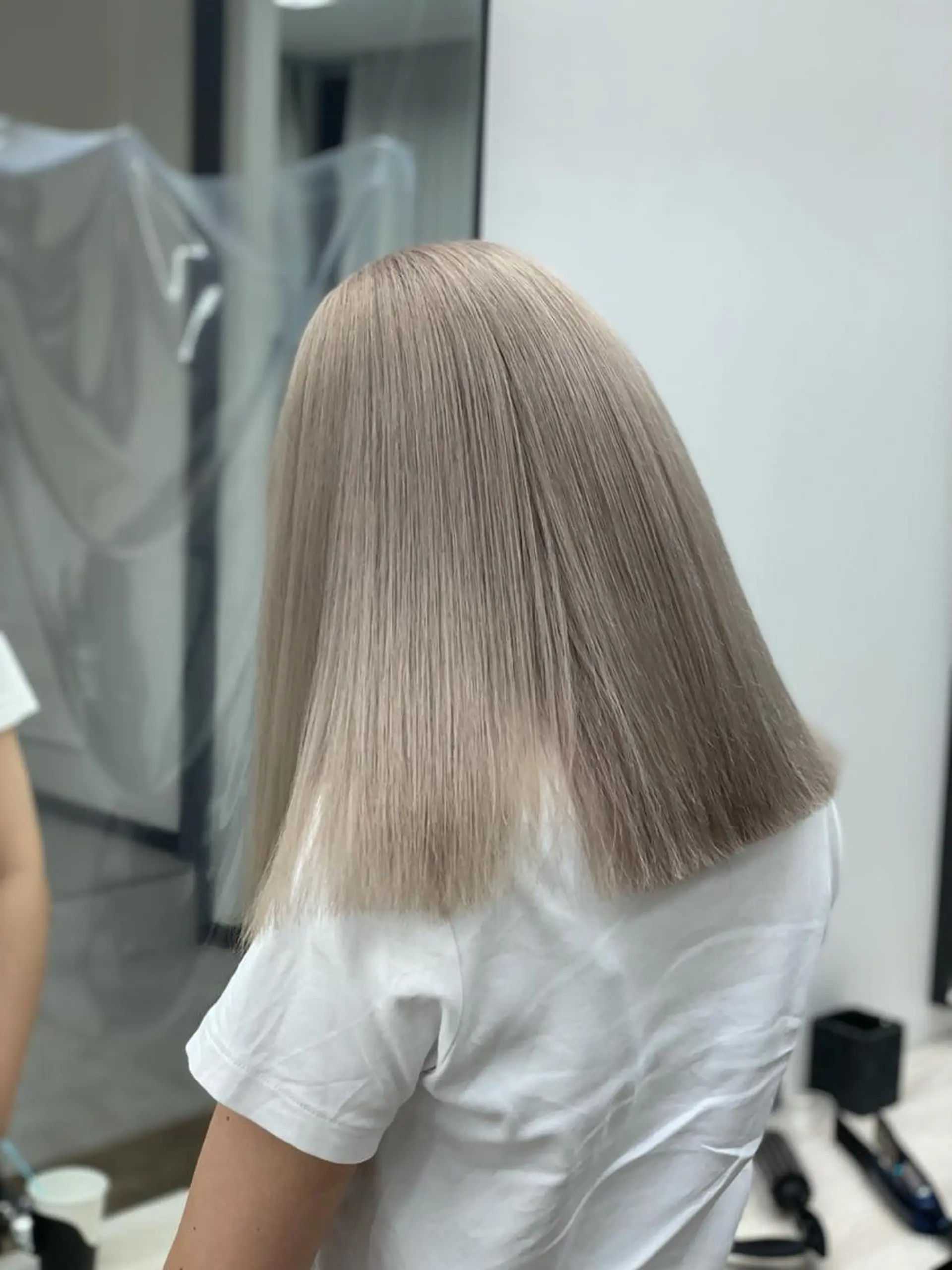 セミロング 名古屋ハイトーン/ 🐶ブリーチ専門店のヘアスタイル
