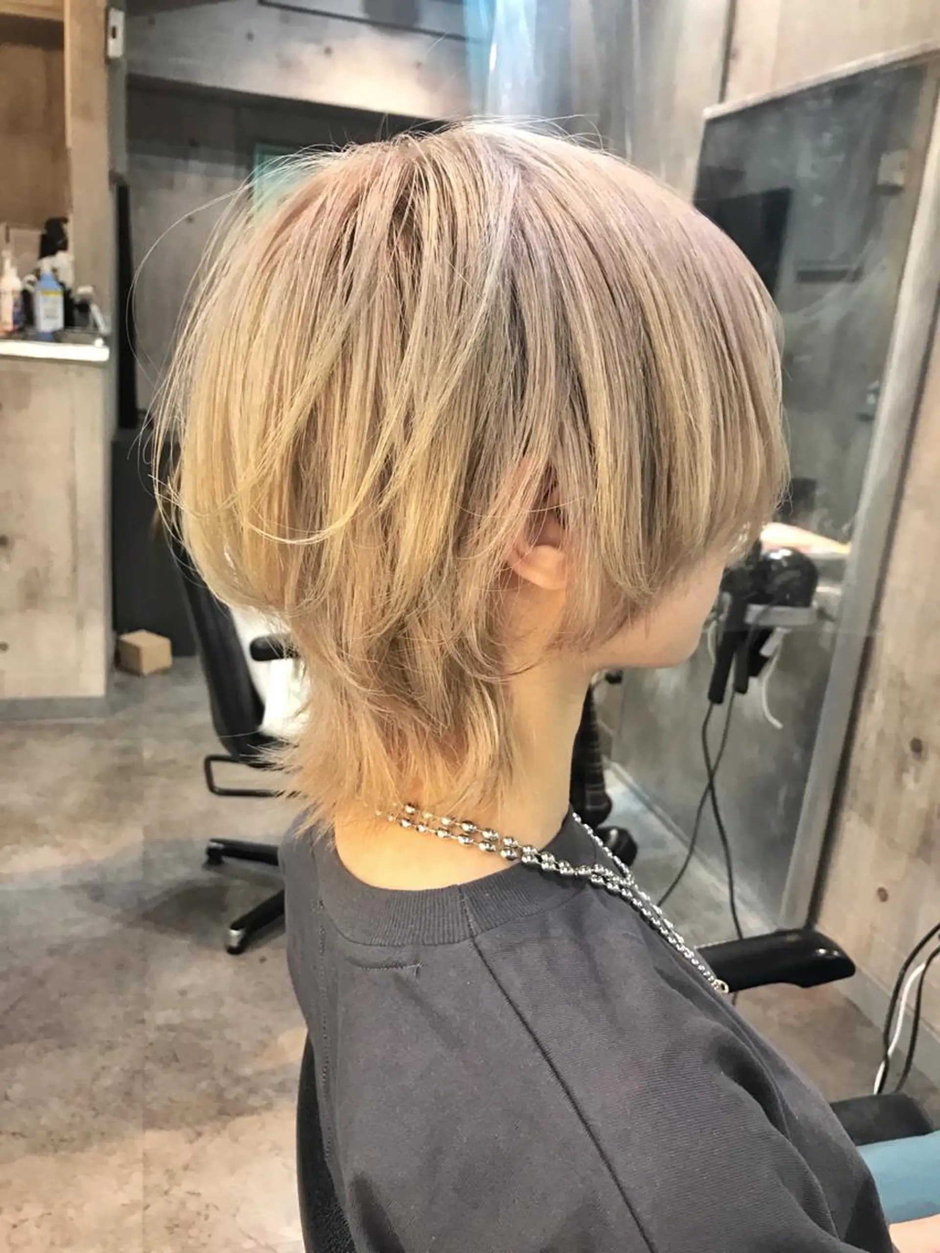 ミディアム カラー ベージュカラー シルバー シルバーベージュ ホワイト&レイヤーカ ットエクステ長畠俊輔のヘアスタイル