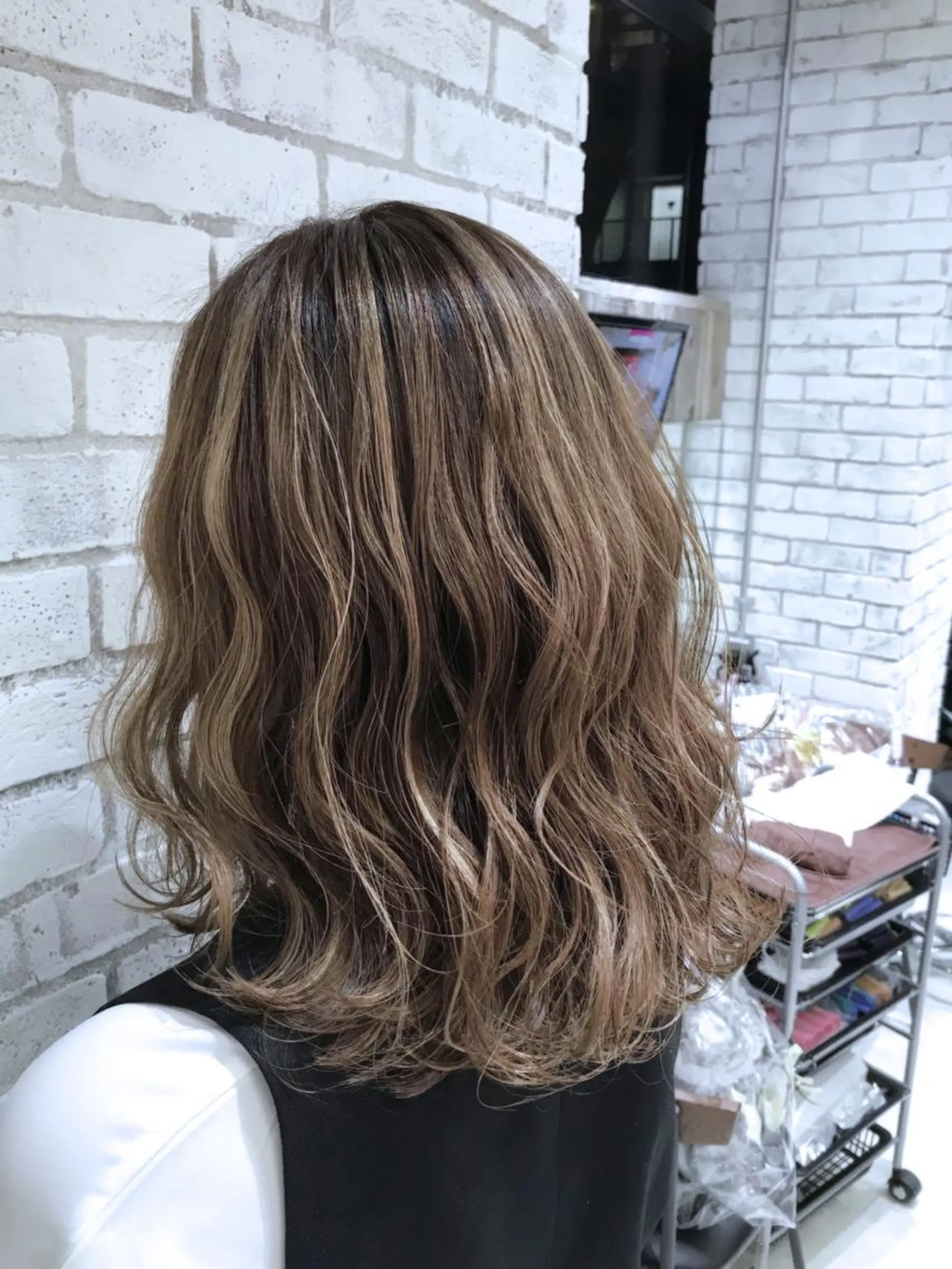 セミロング カラー パーマ ヘアアレンジ メンズ キッズ ネイル マツエク・マツパ ヘアカラー バレイヤージュ/ 髪質改善/渡邉悟🌱のヘアスタイル