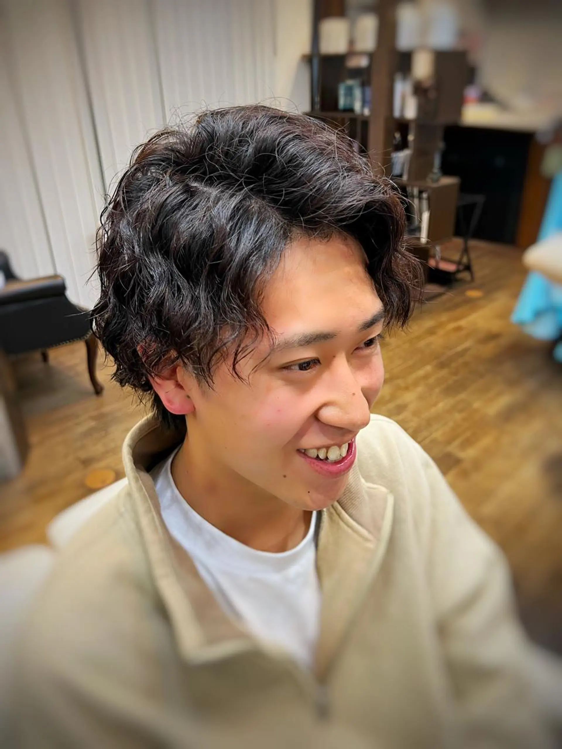 ショート パーマ スパイラルパーマ 二本木 秀成のヘアスタイル