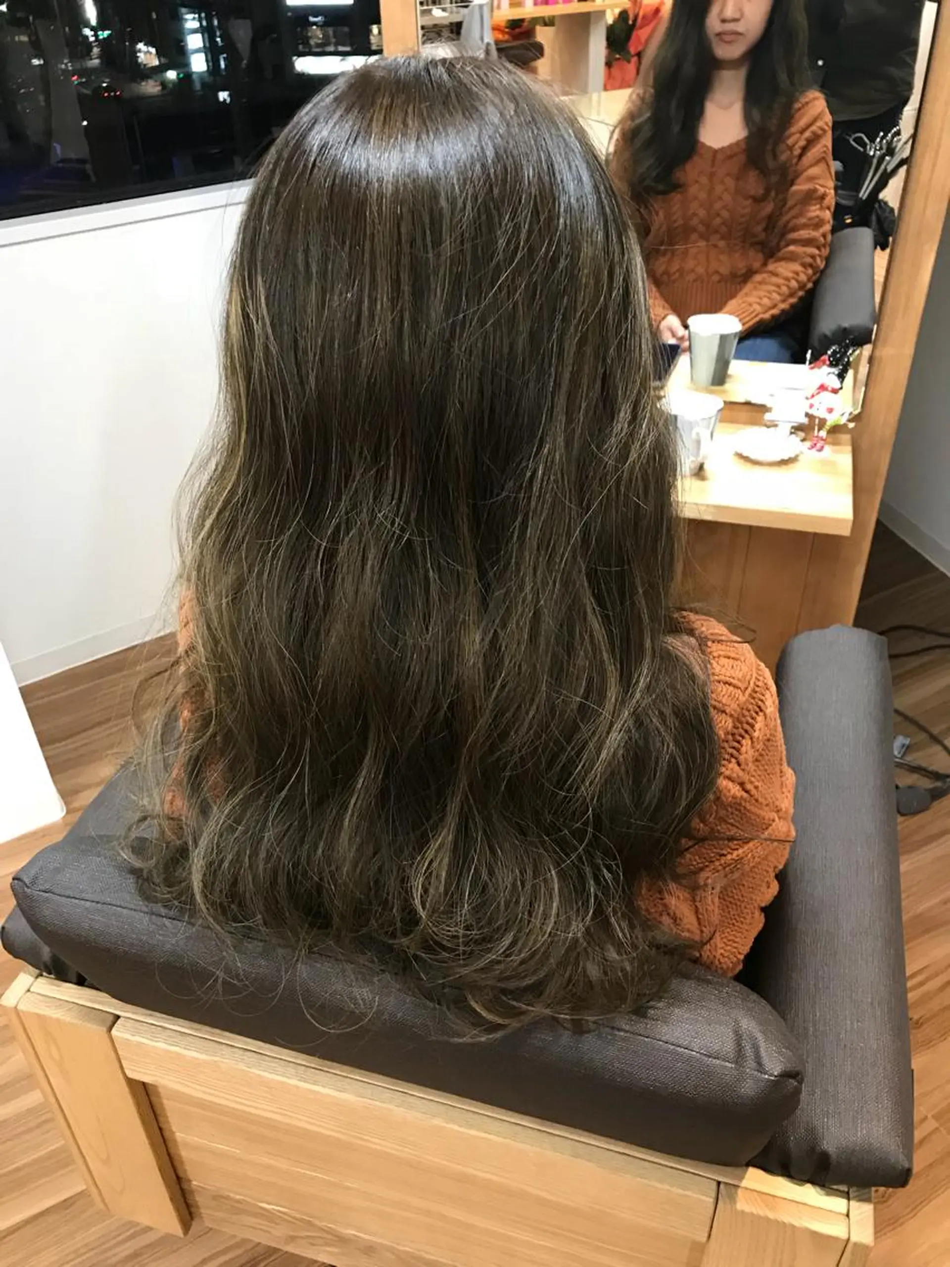 ロング カラー バレイヤージュ ハイライトカラー ハイライト レイヤーカット 松本 俊樹のヘアスタイル