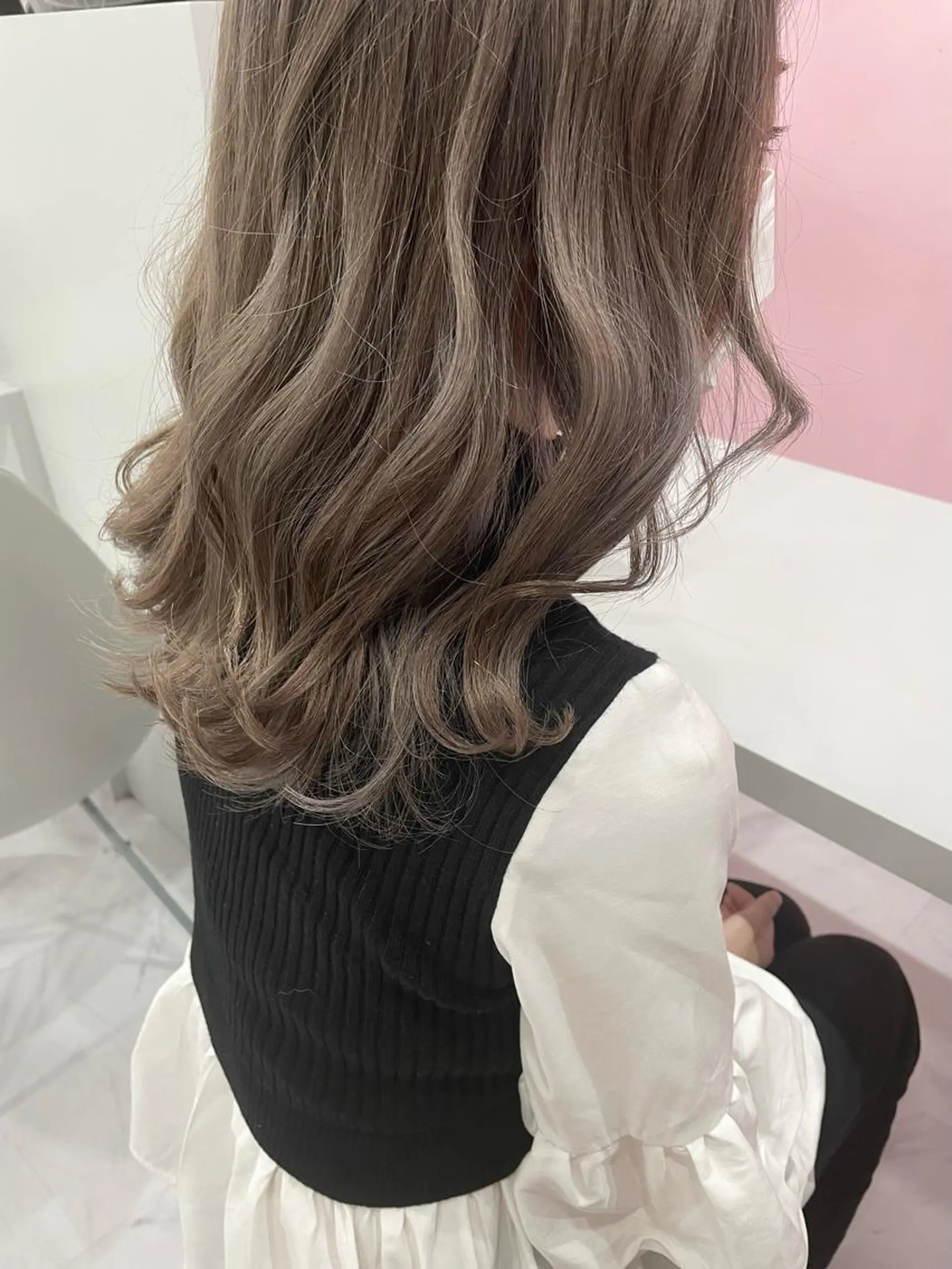 セミロング カラー カット ヘアカラー 岩田 萌那のヘアスタイル