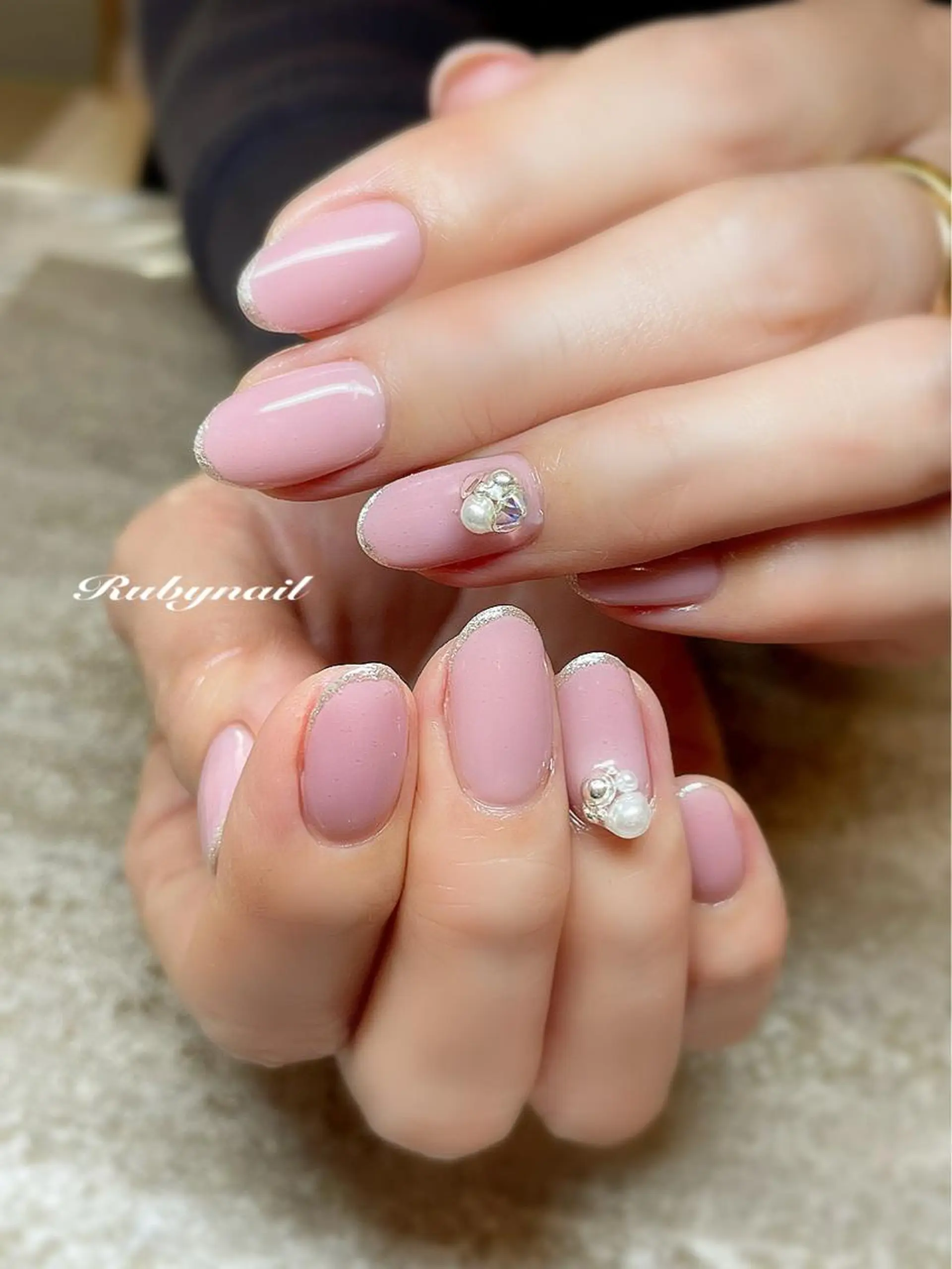 ネイル ラメ(グリッター) オフィスネイル ピンク ハンドネイル プライベートサロン Rubynailのネイルデザイン