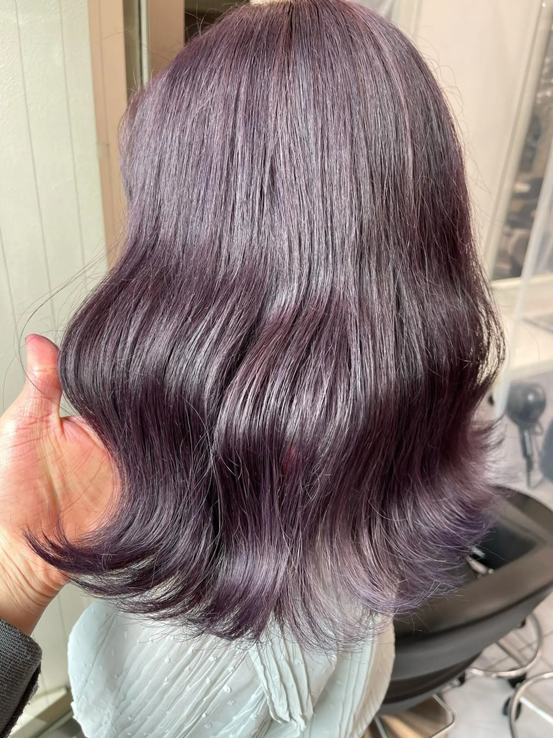 カラー ハイトーン×レイヤー カットTAKUMIのヘアスタイル