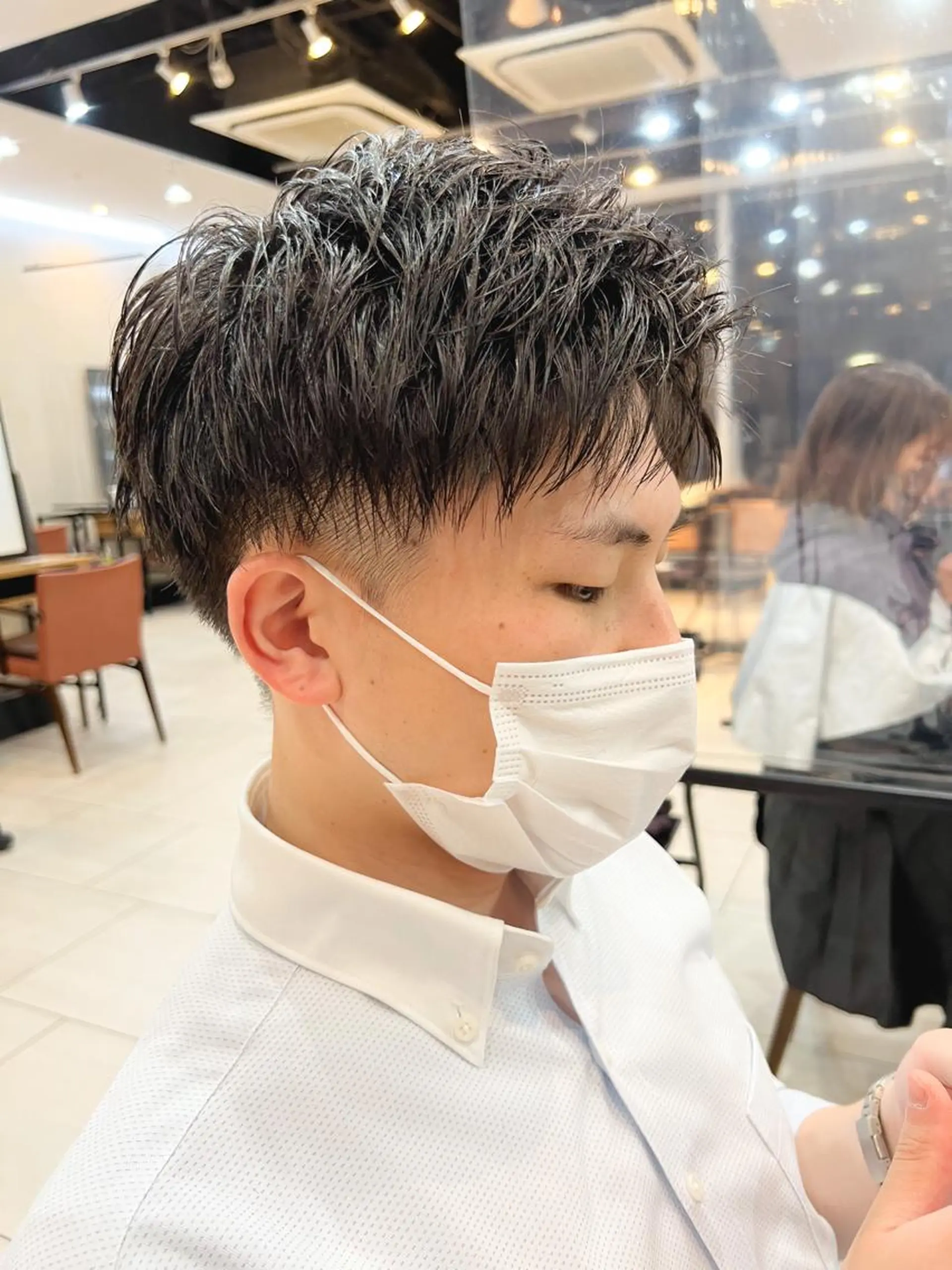 ショート メンズ アップバング ショートヘア カット パーマ メンズカット曲がる 縮毛矯正佐々木タクマのヘアスタイル