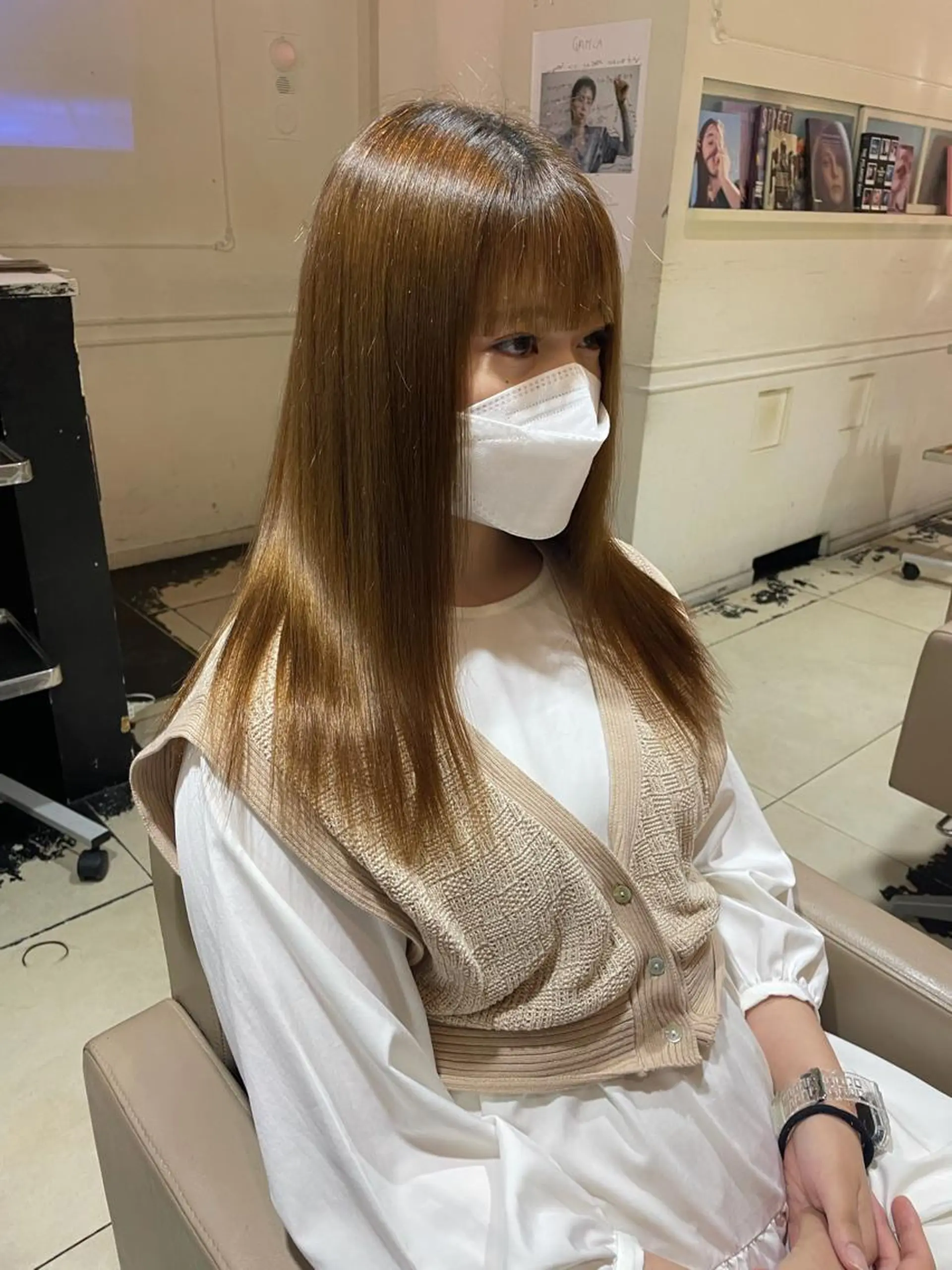 セミロング 酸性ストレート アオキ リノのヘアスタイル