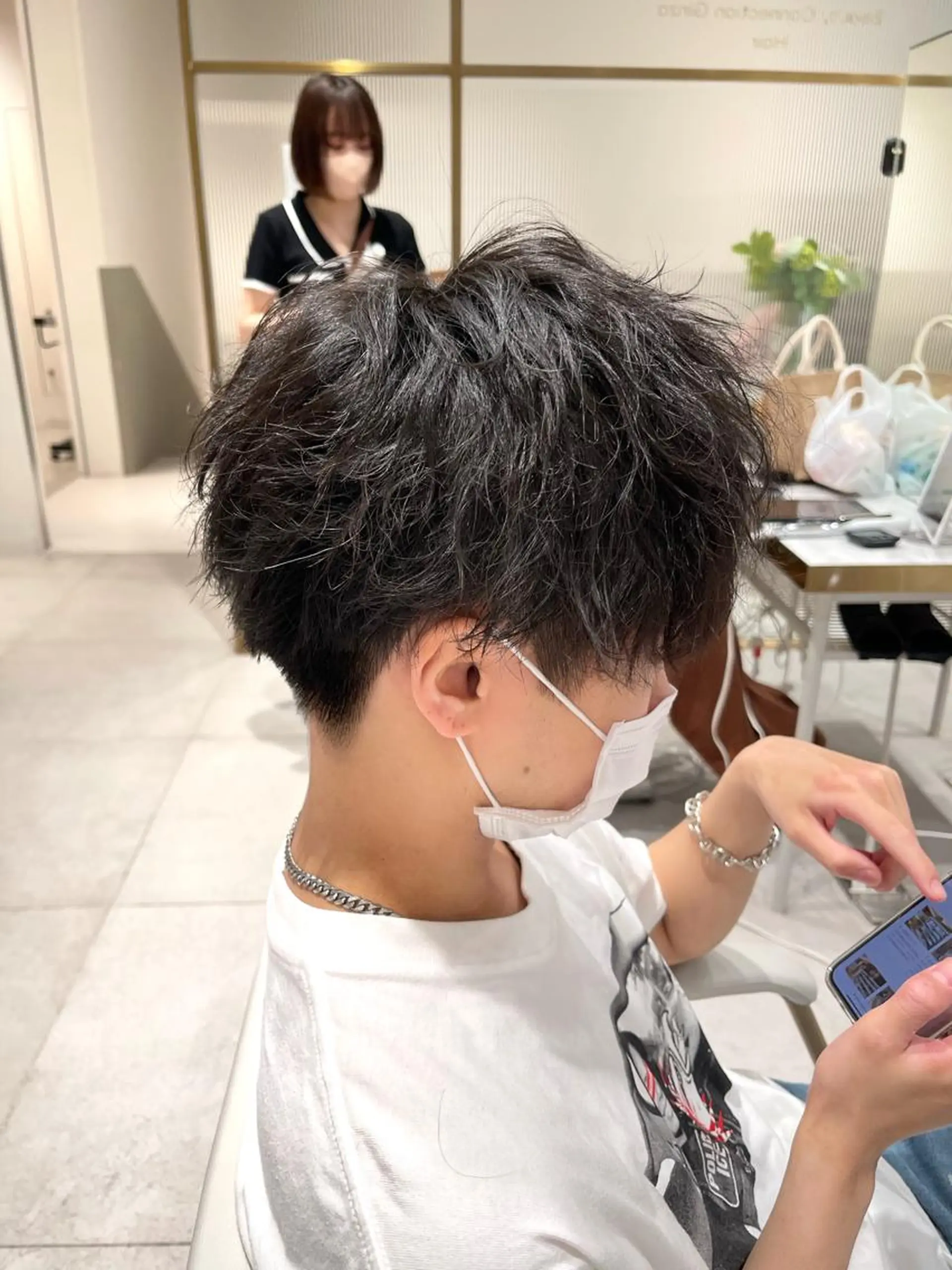 カラー パーマ メンズ メンズインナーカラー メンズ韓国風 アディクシーカラー ベージュカラー 透明感カラー 顔周り特化/韓国ヘア /レイヤー/吉野幸大のヘアスタイル