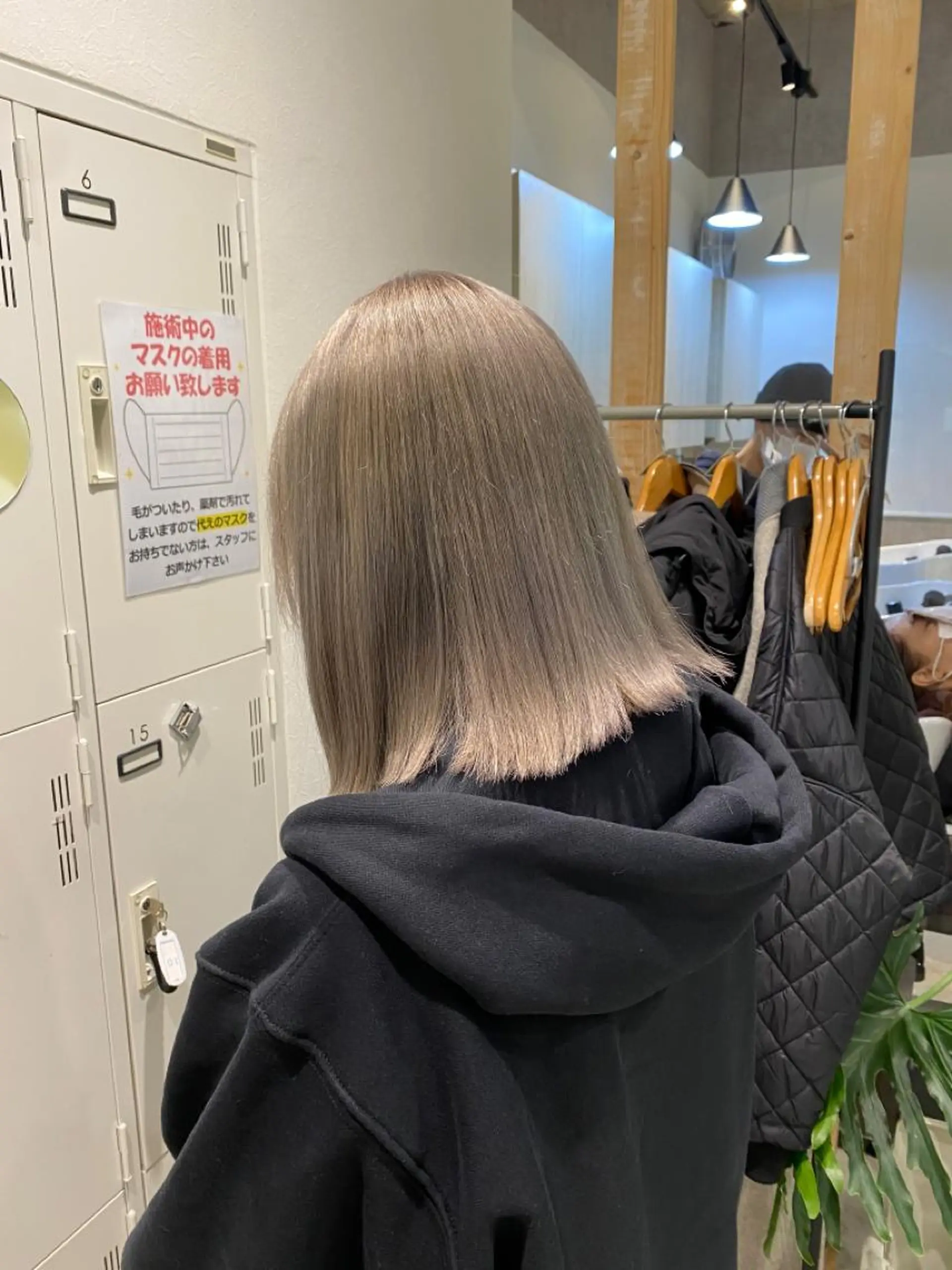 セミロング カラー シルバー ホワイトシルバー 町田縮毛矯正/ 髪質改善/美髪特化のヘアスタイル