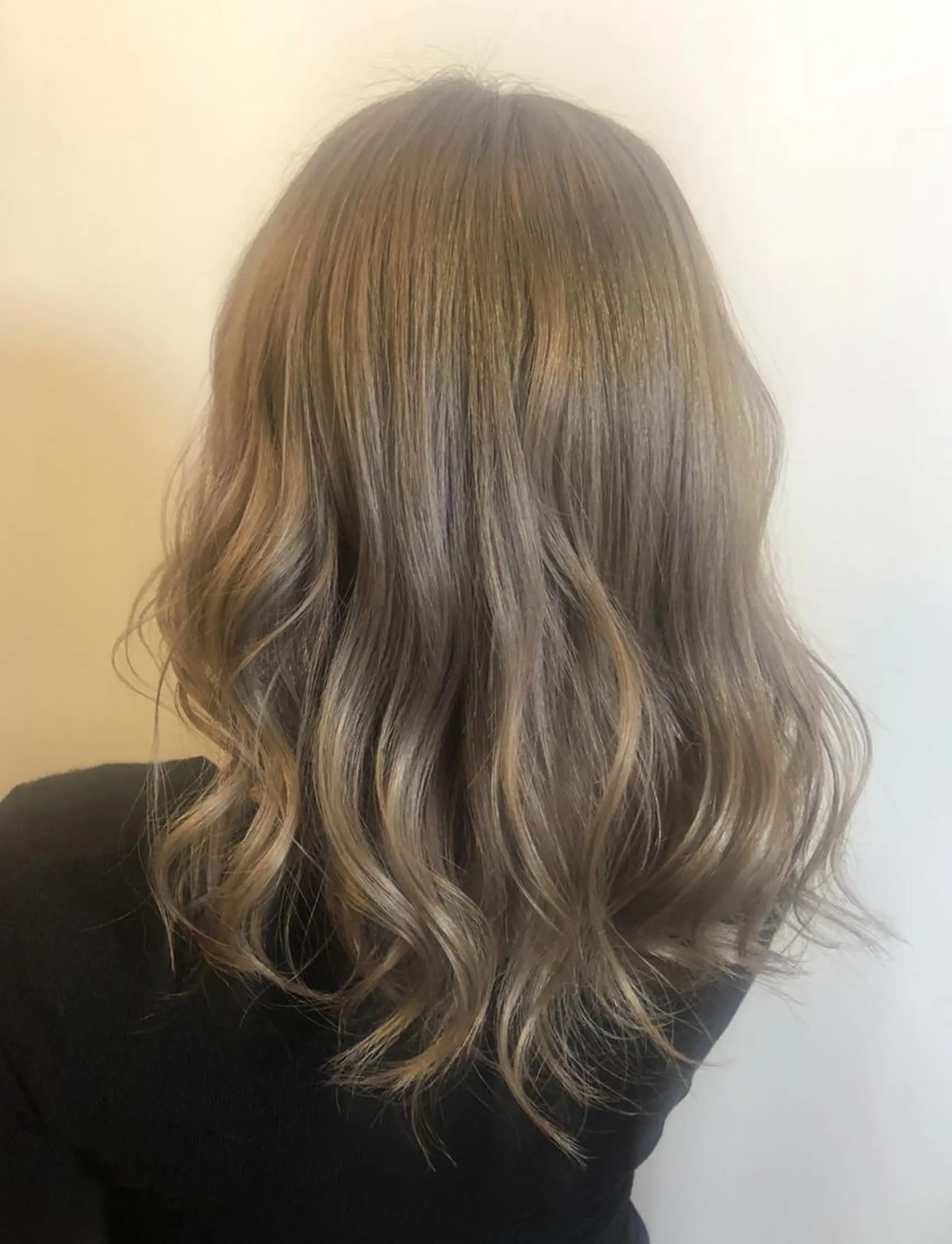 セミロング Rina  のヘアスタイル