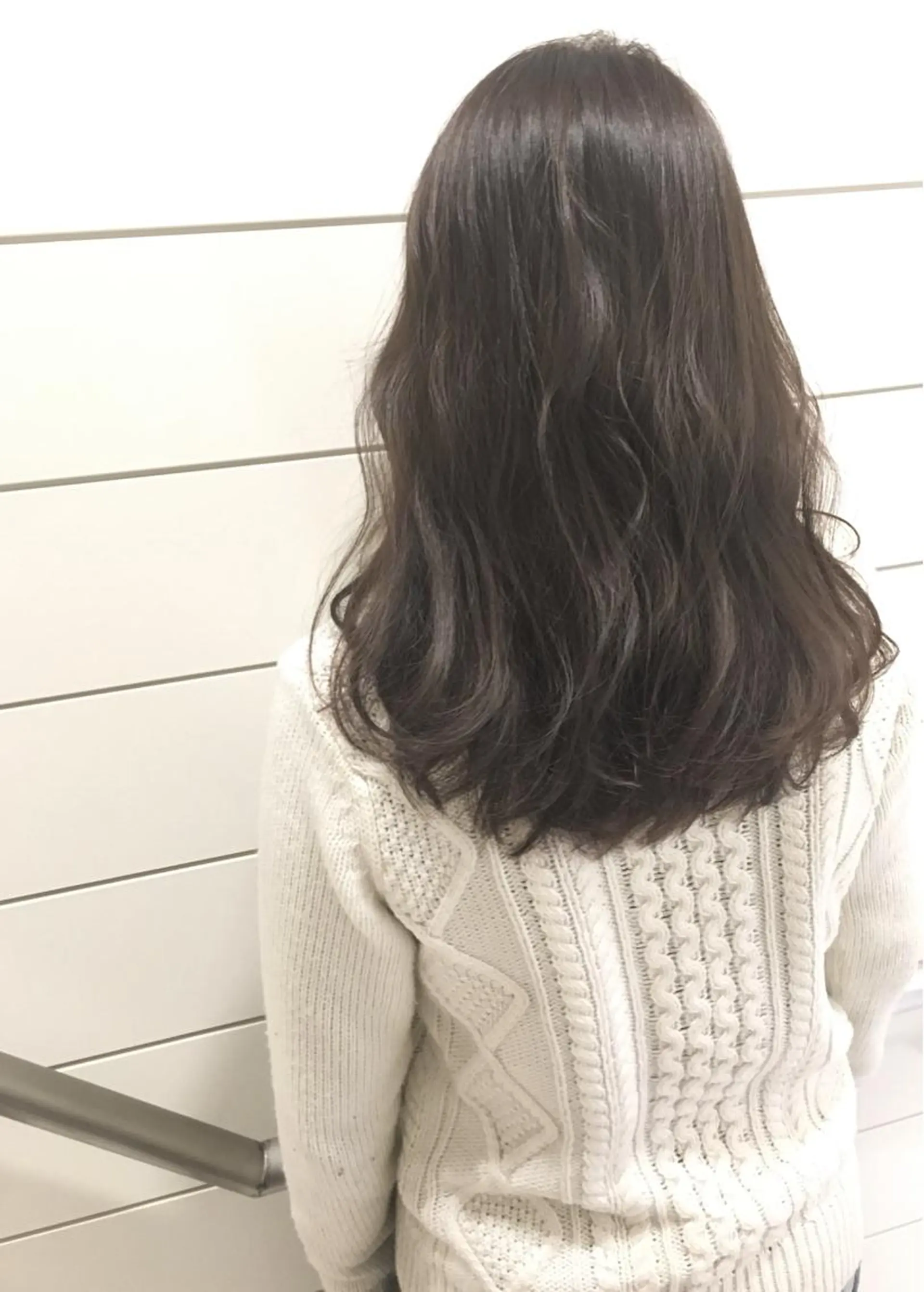 ロング カラー アッシュ 透明感カラー 鍵山 千秋のヘアスタイル
