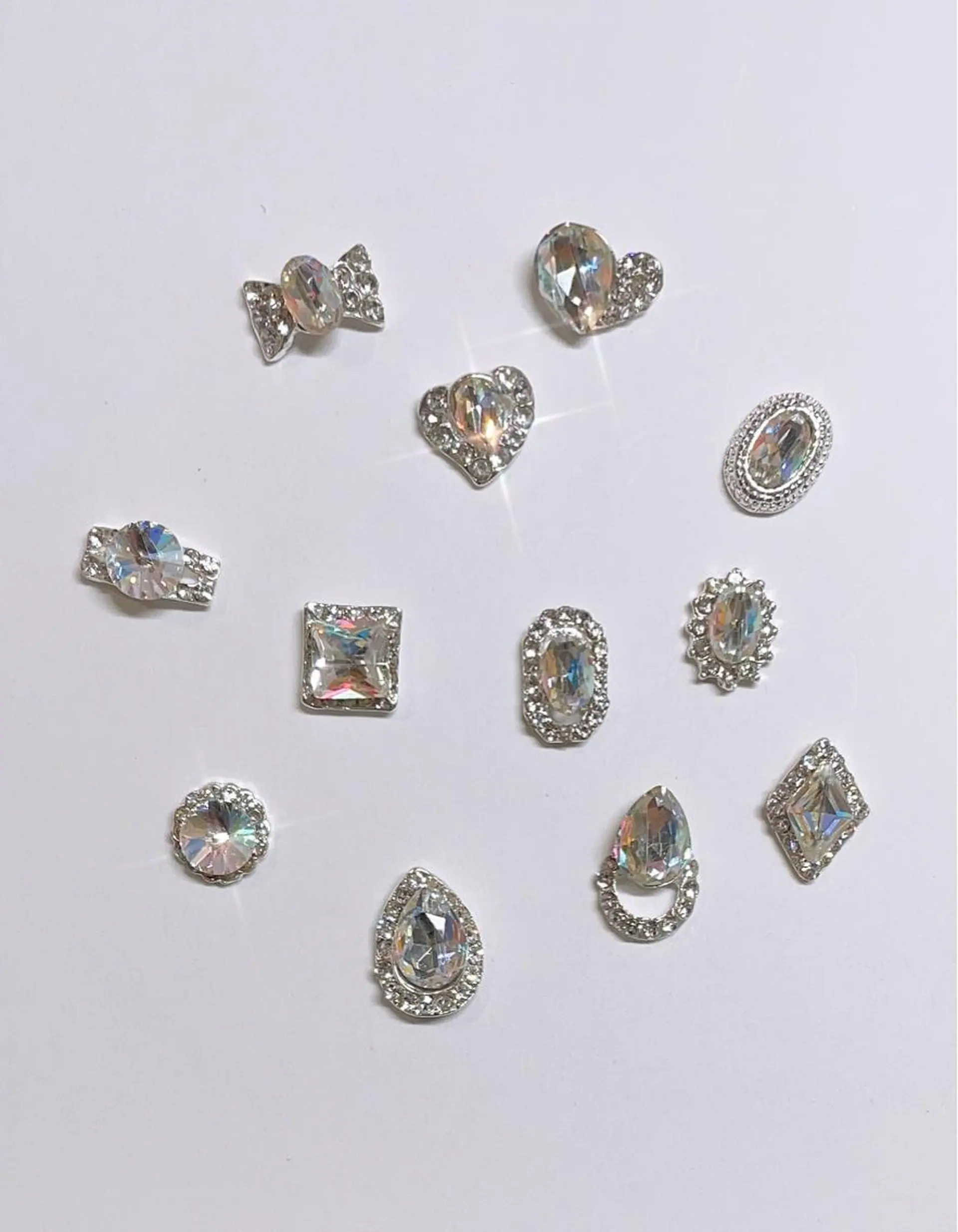 ネイル VIERU 🌈🎀💖のネイルデザイン