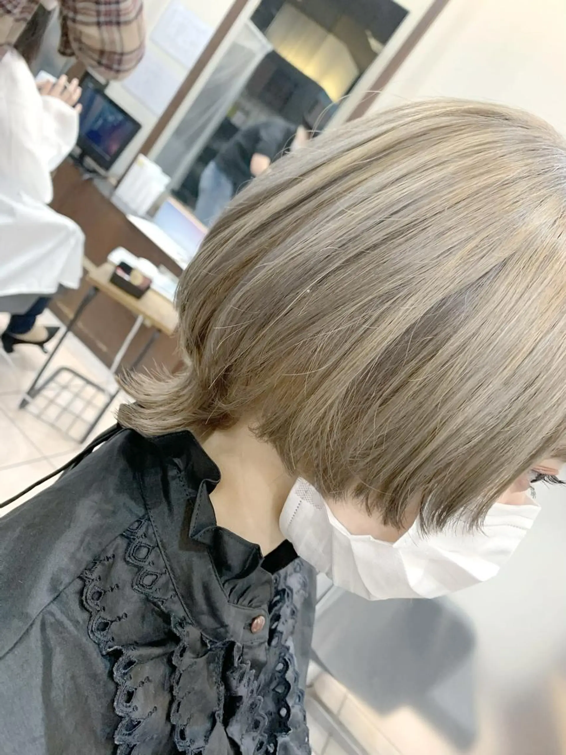 ミディアム ウルフカット Zina天王寺 CHIAKIのヘアスタイル