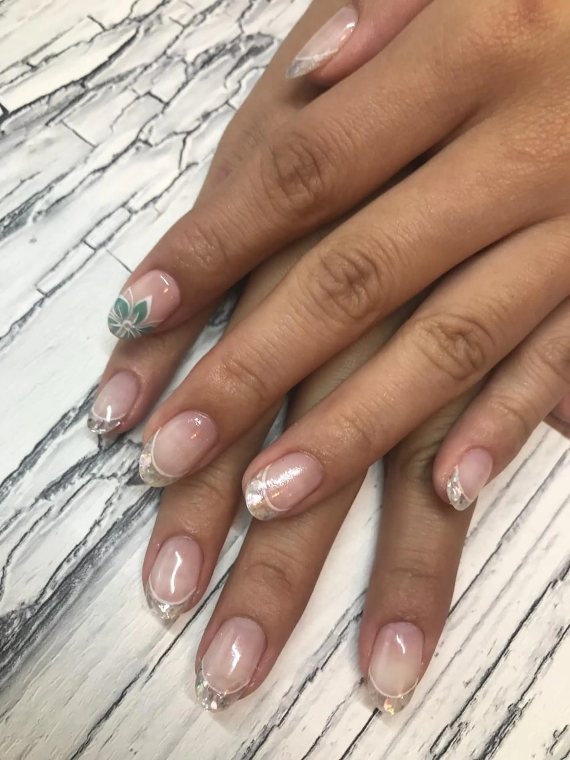 ネイル フレンチネイル atelier chic+のネイルデザイン