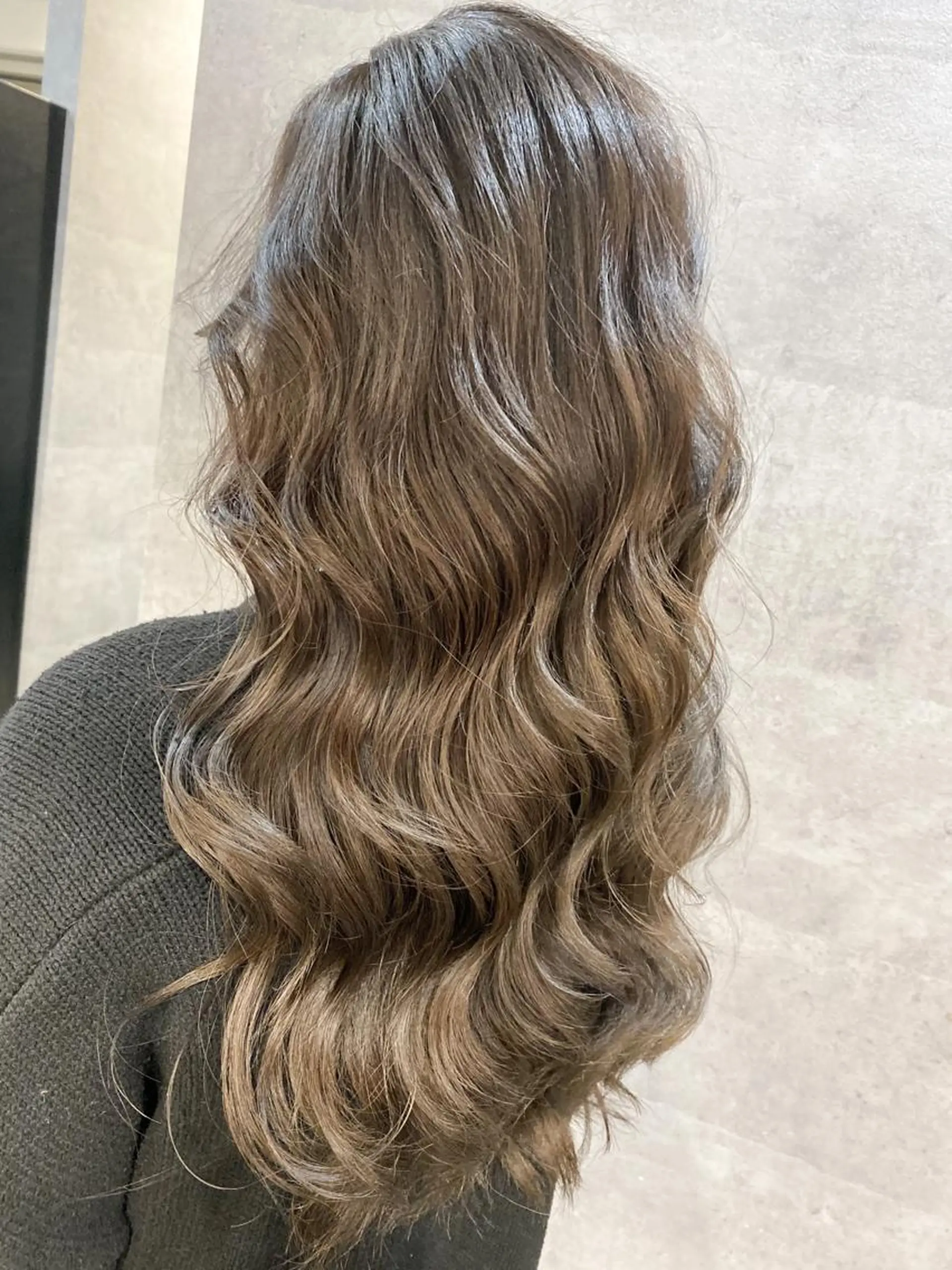 ロング アッシュ ヘアカラー トリートメント Bear(ベア)所属・KYOKO 【Bear】のヘアスタイル