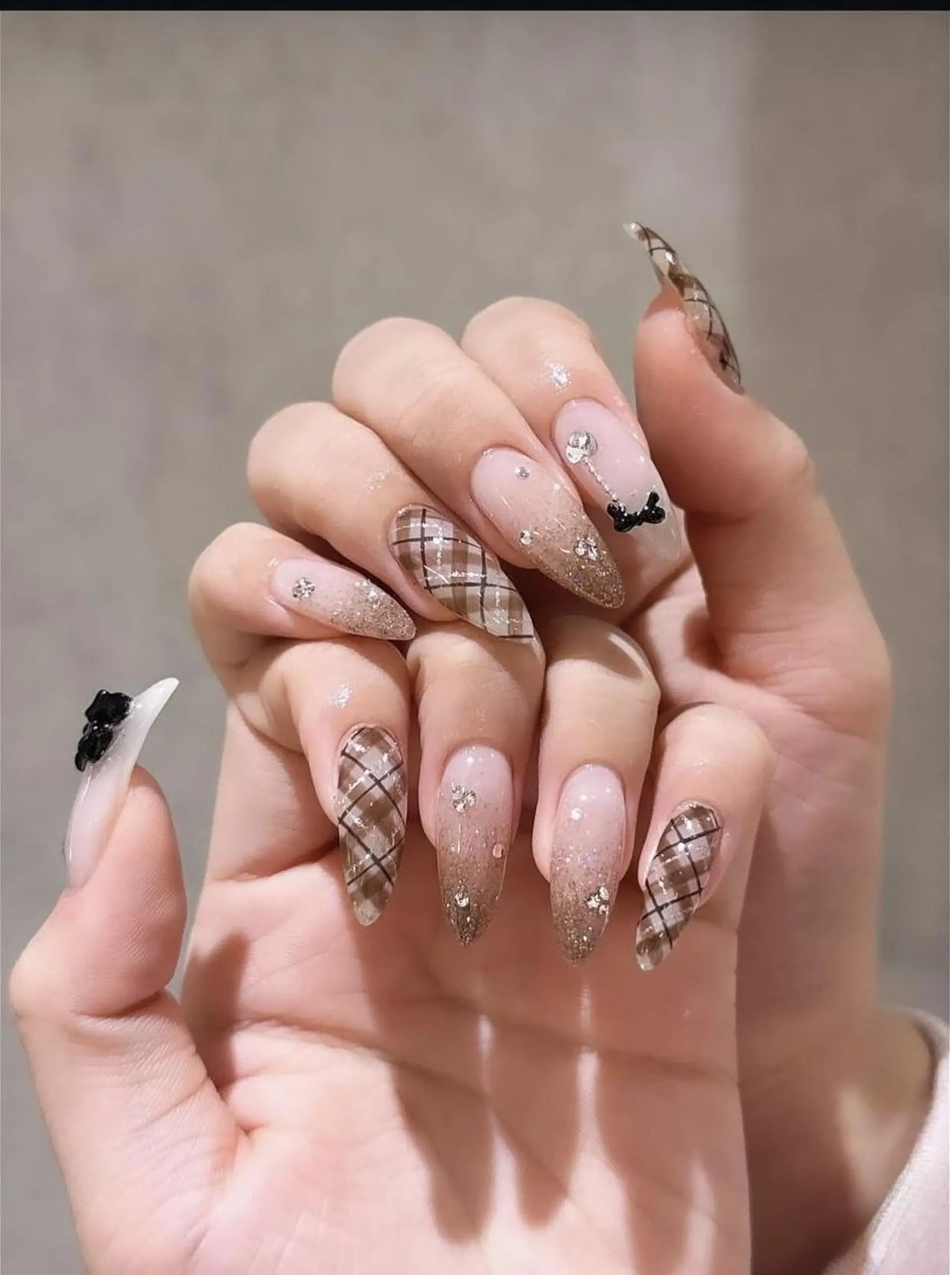 ネイル 長さ出し フレンチネイル グラデーション 卒業式 マグネットネイル ハンドネイル MIHANA NAILのネイルデザイン