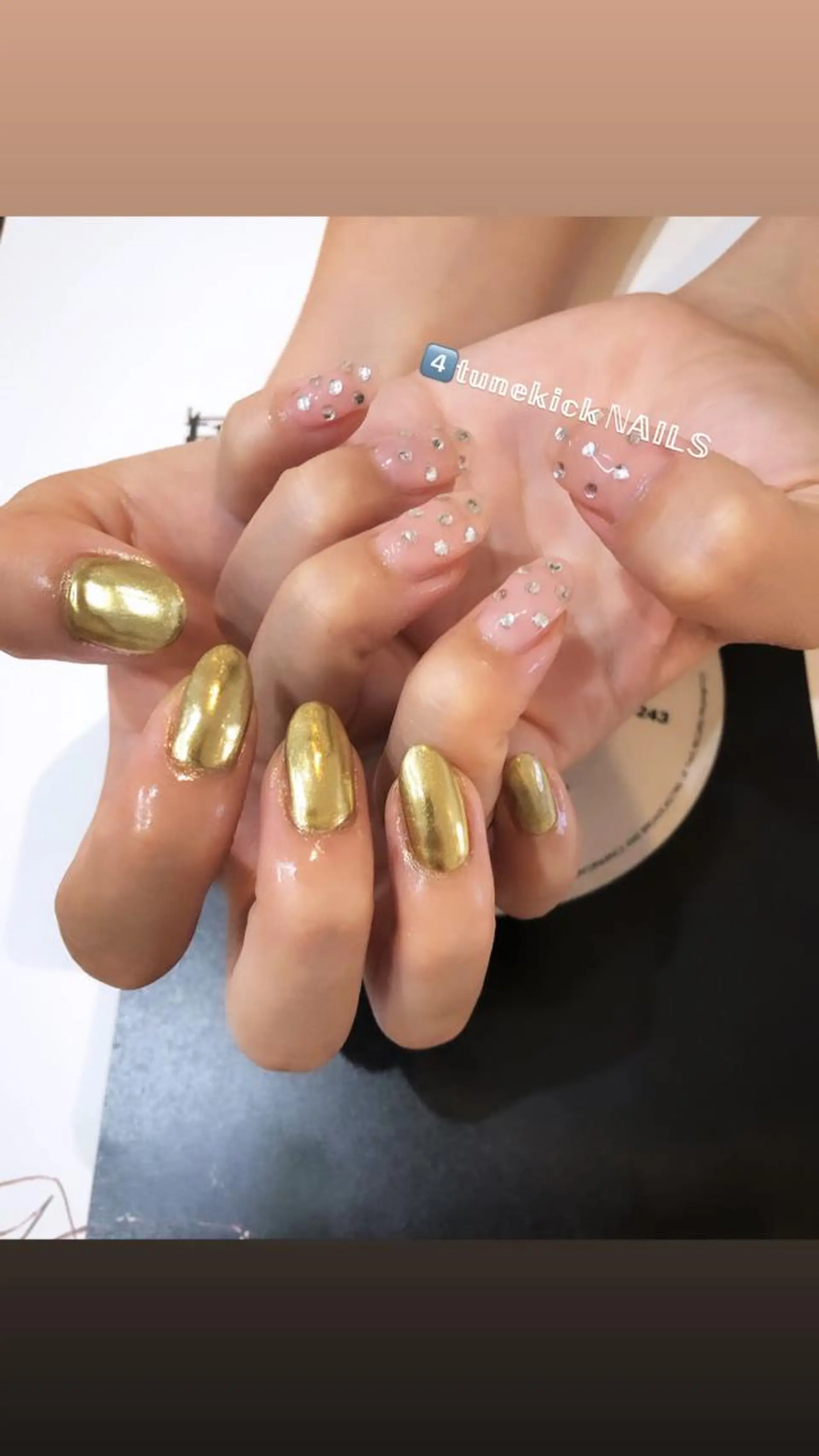ネイル ミラーネイル ストーンネイル 4tunekick NAILS(フォーチュンキックネイルズ)所属・星野 淳子のネイルデザイン