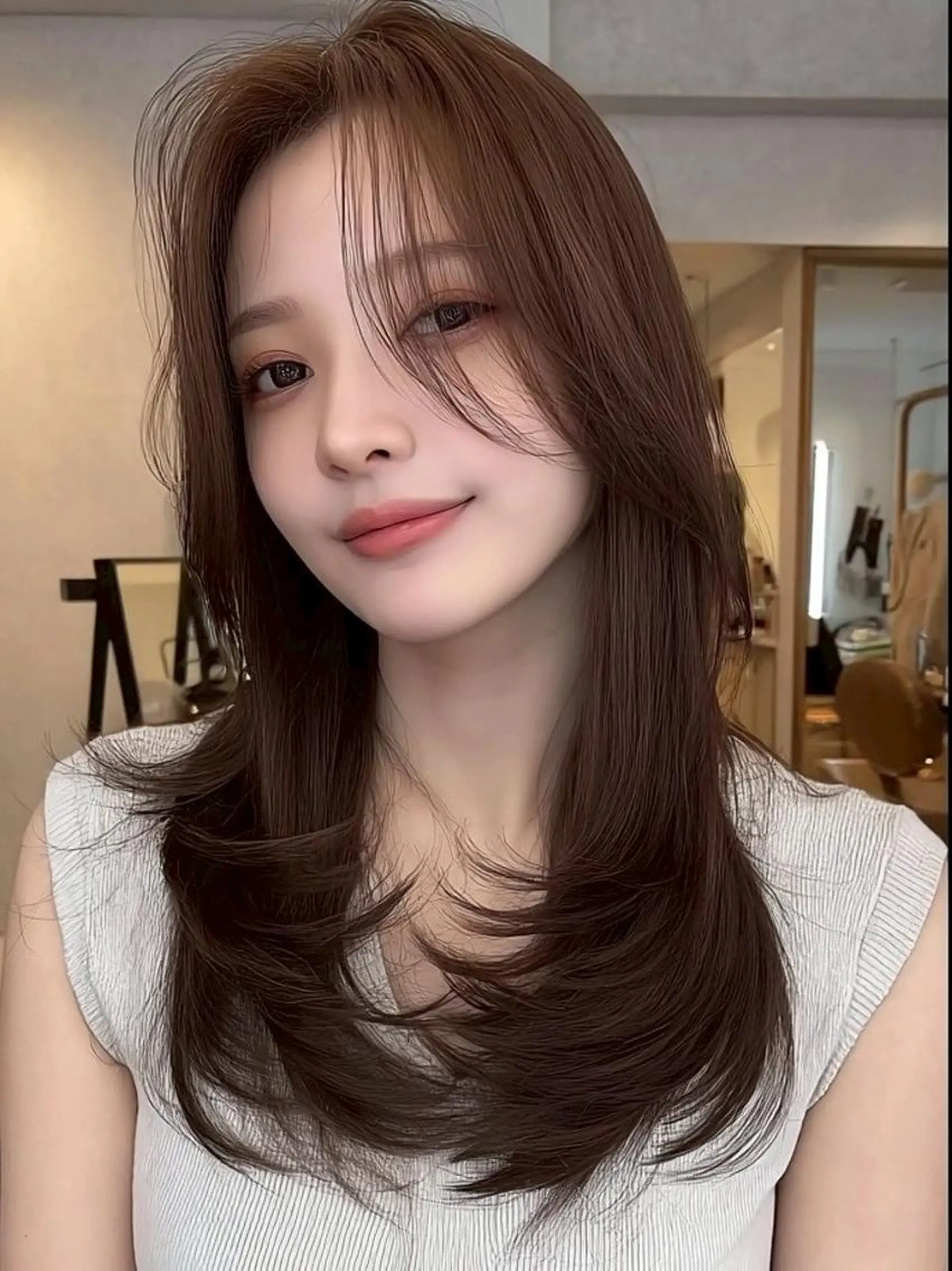 セミロング くびれヘア 髪質改善 韓国風ヘア 縮毛矯正 トリートメント カット ヘアカラー 🖤🤍石川 アイリ🤍🖤のヘアスタイル