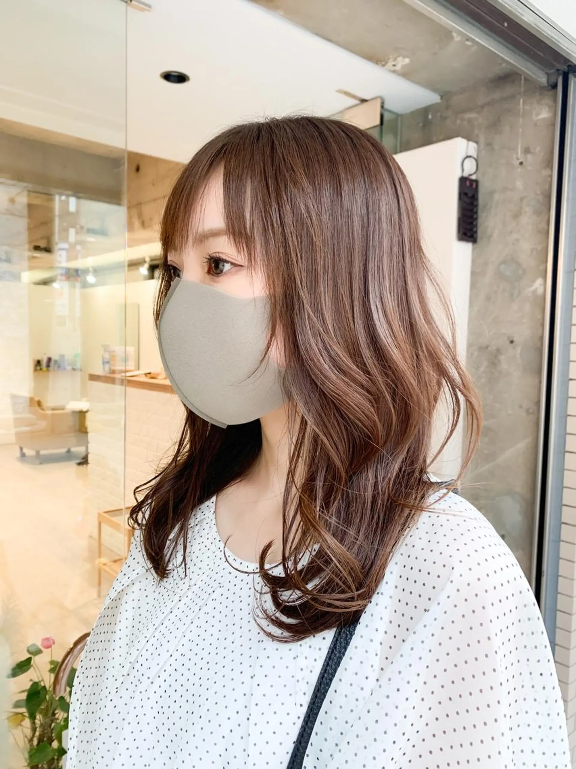 セミロング 顔まわりレイヤー 顔周りカット レイヤーカット えんどう みほのヘアスタイル