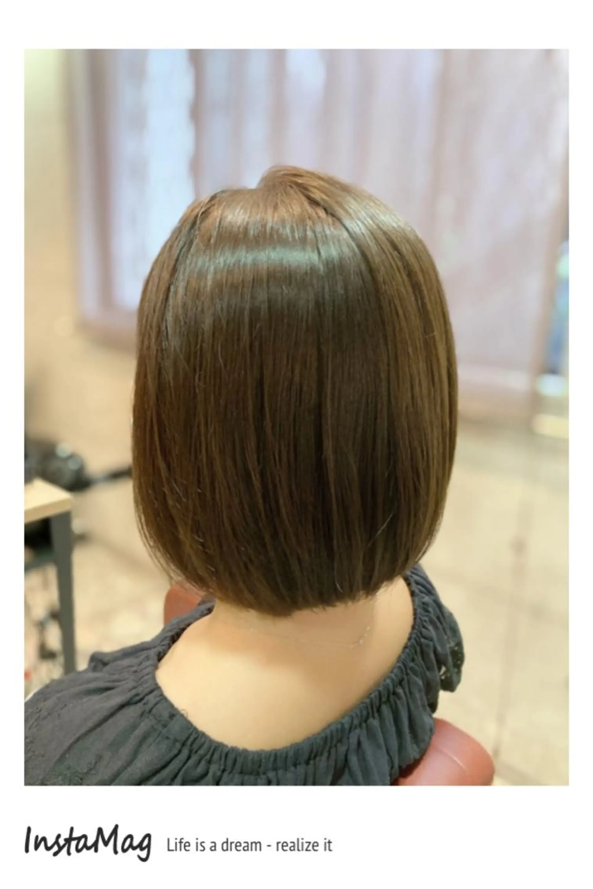 ミディアム カラー ERIKO Tのヘアスタイル