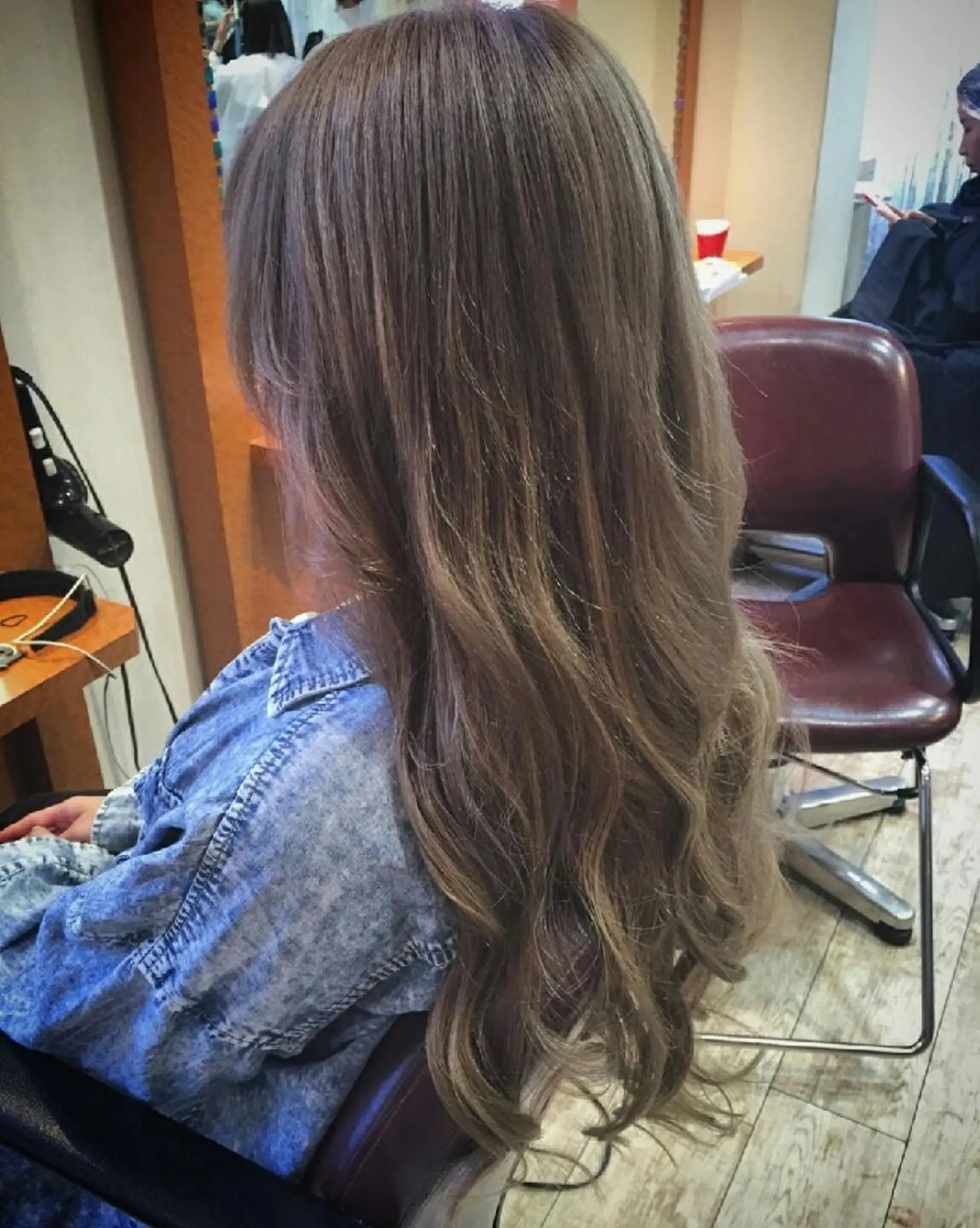 ミディアム セミロング ロング カラー シールエクステ エクステ ロング 100%髪質改善特化 TRUNSのヘアスタイル