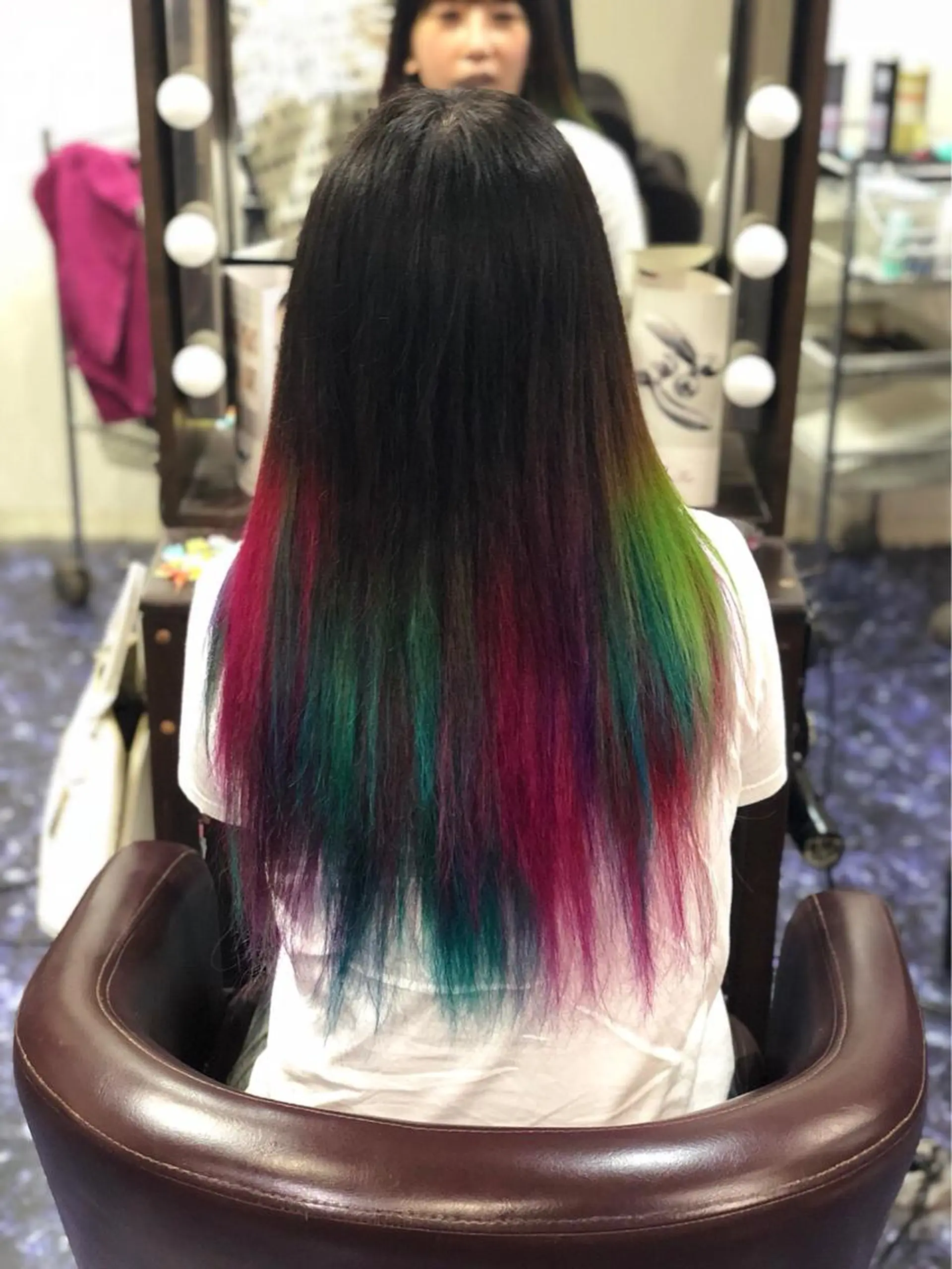 ロング カラー ユニコーンカラー vi viのヘアスタイル