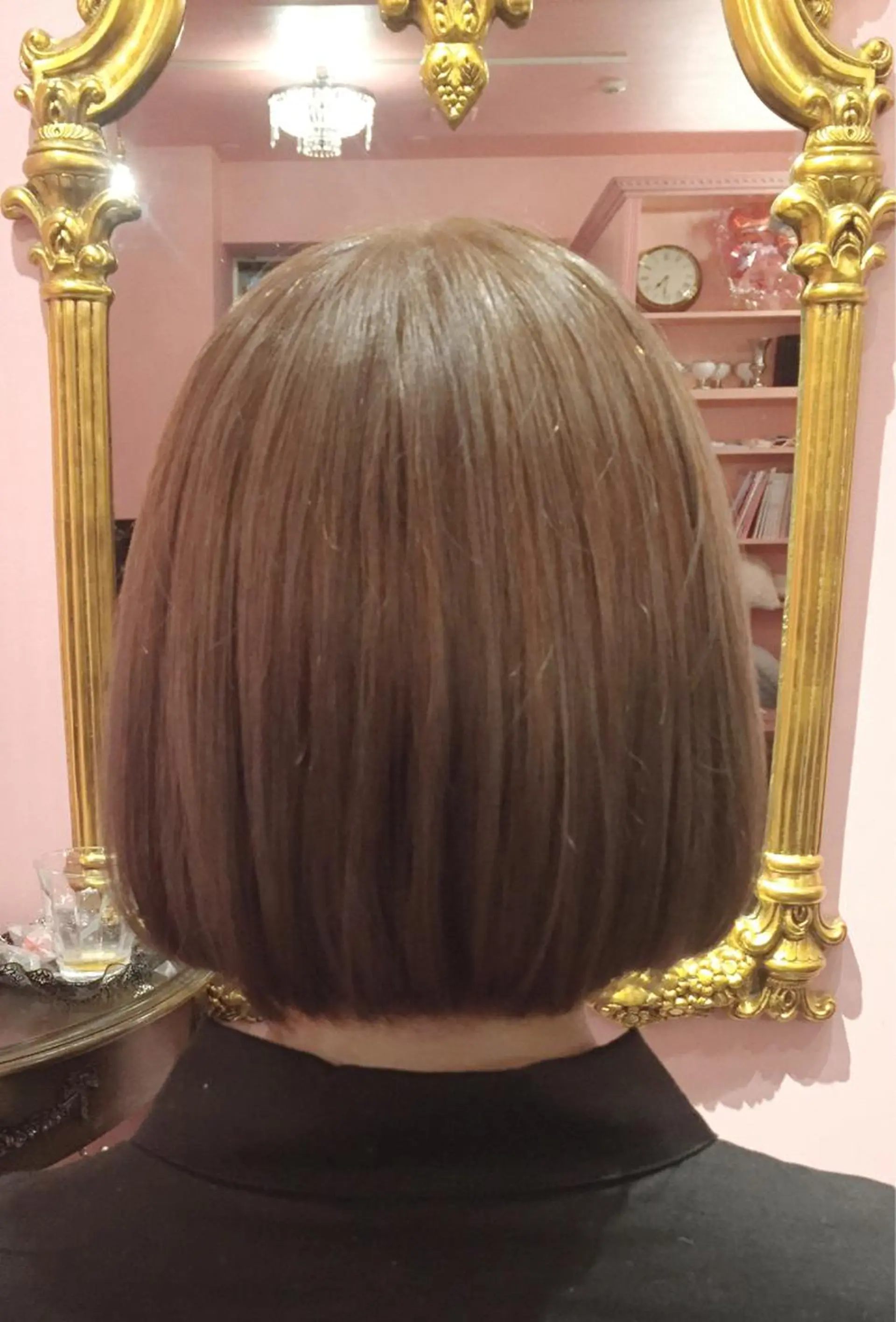 ショート カラー ブロンド 櫻井 愛弓のヘアスタイル