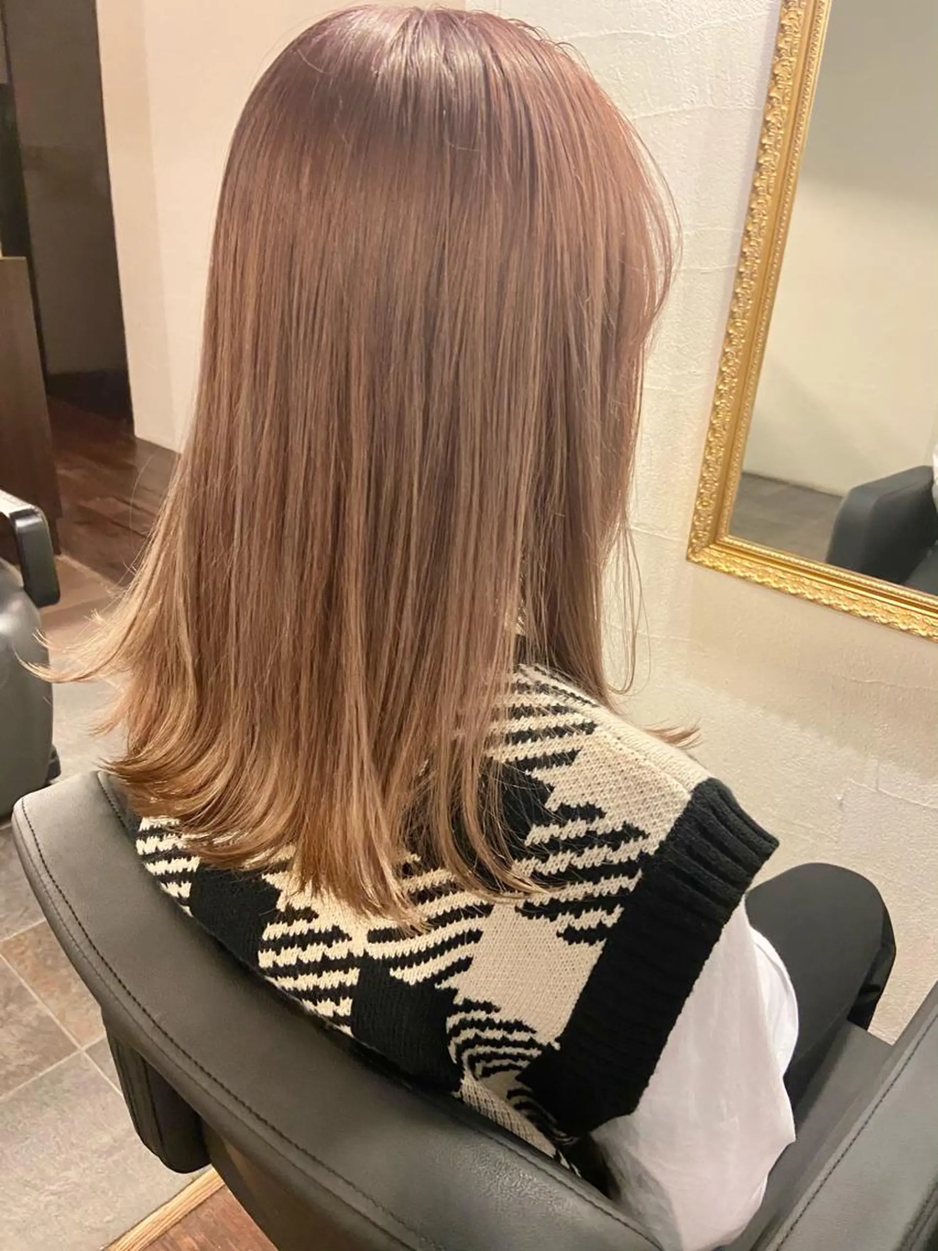 ミディアム カラー aW HAIRカンノ カナエのヘアスタイル