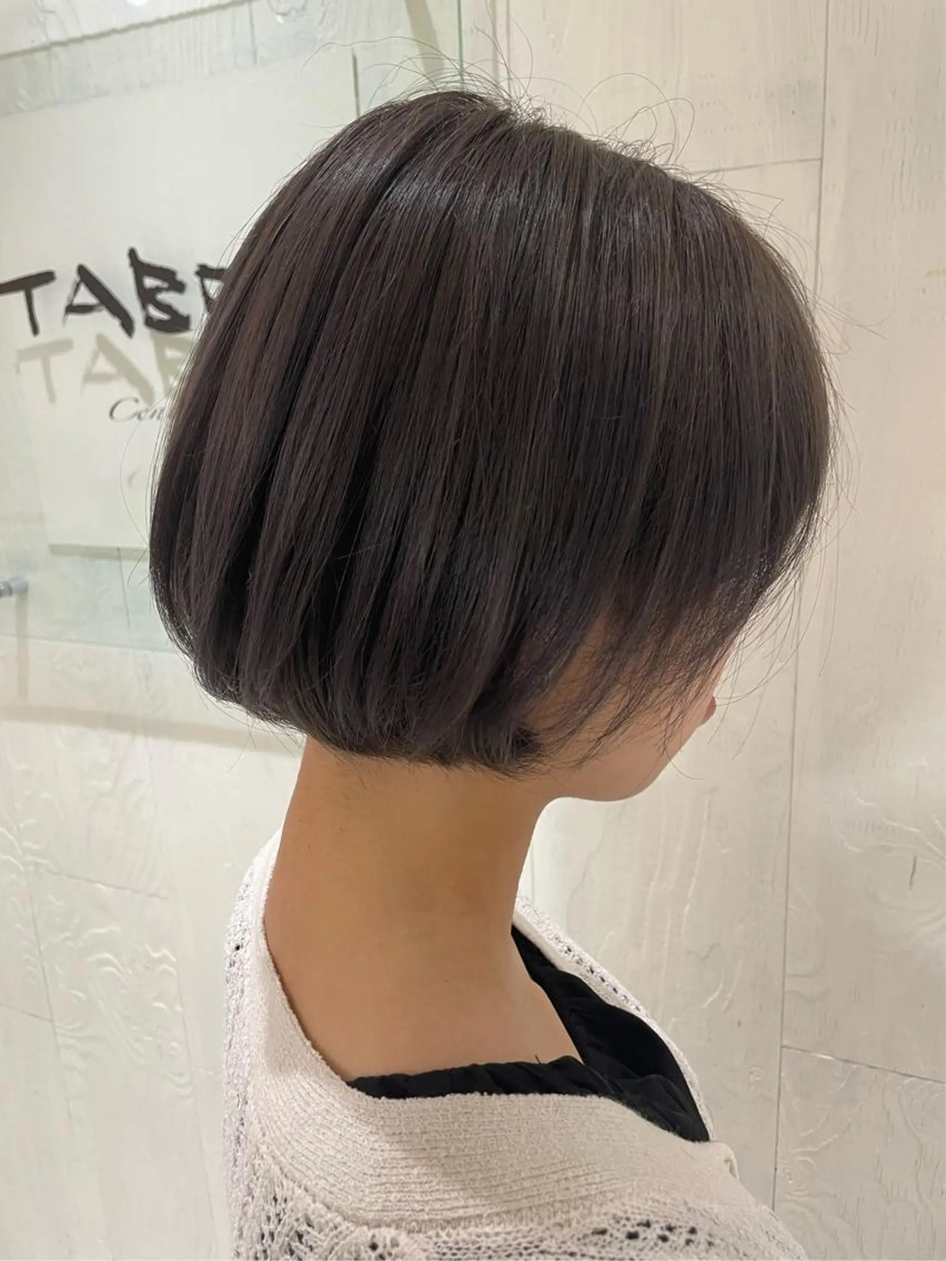 ミディアム カラー アッシュ 透明感カラー ダークグレー ダークグレージュ グレージュ カット ヘアカラー トリートメント 河合秀明/ショート /ボブ/レイヤーのヘアスタイル