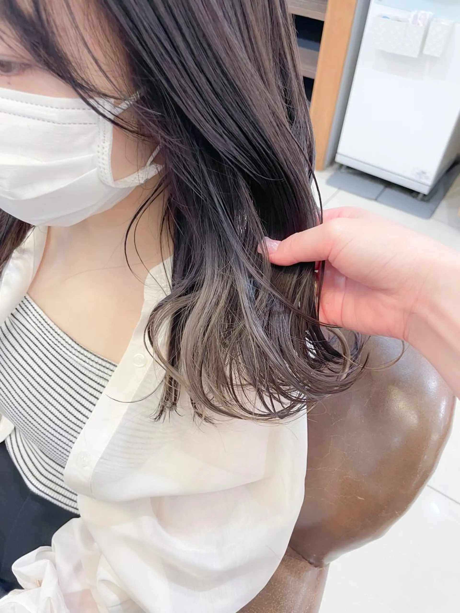 ミディアム カラー インナーカラー シルバー ヘアカラー ✨カラー支持No.1 🧸ワキ カナコ🧸のヘアスタイル