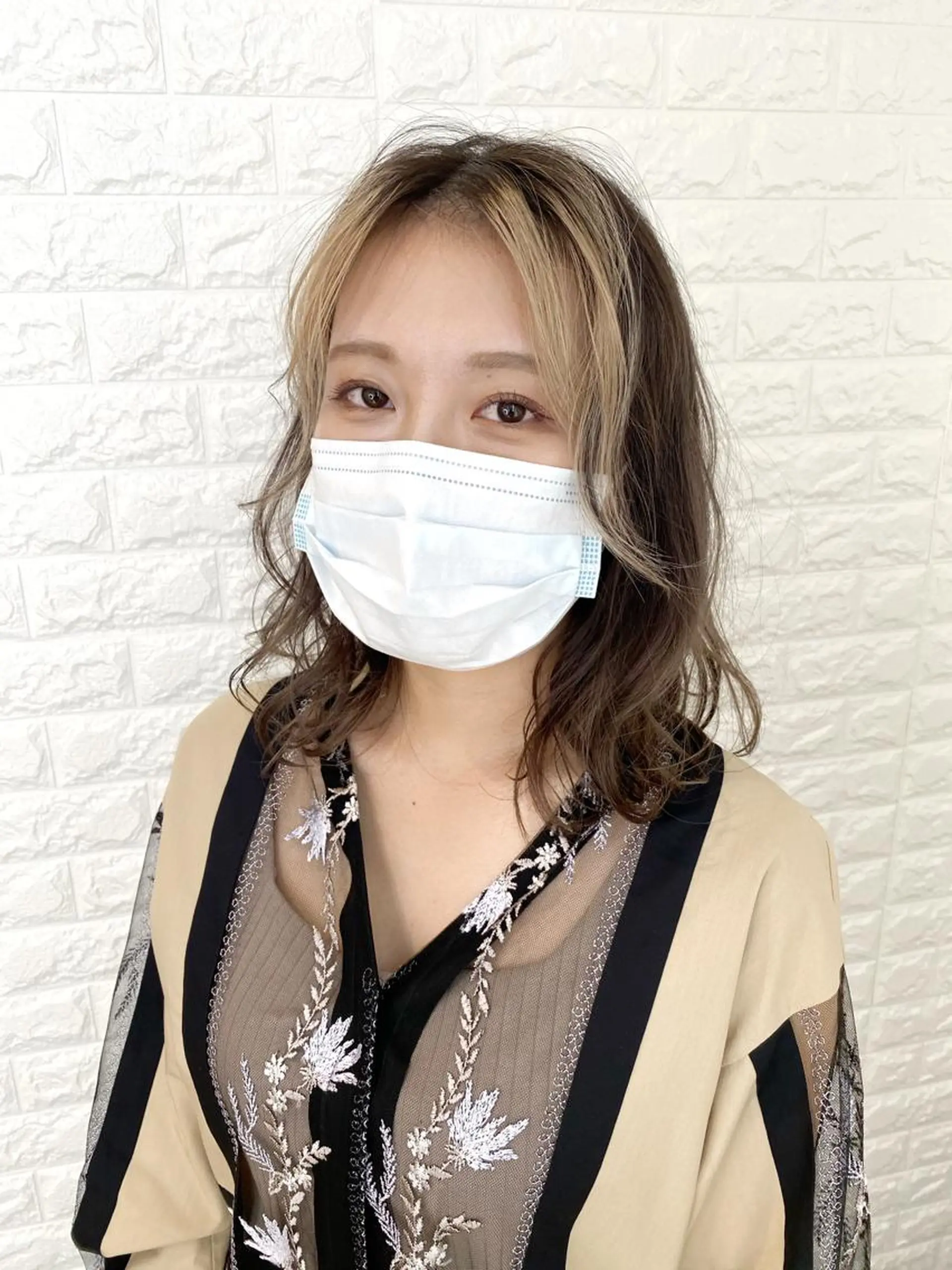 ミディアム 高木 麻知子のヘアスタイル