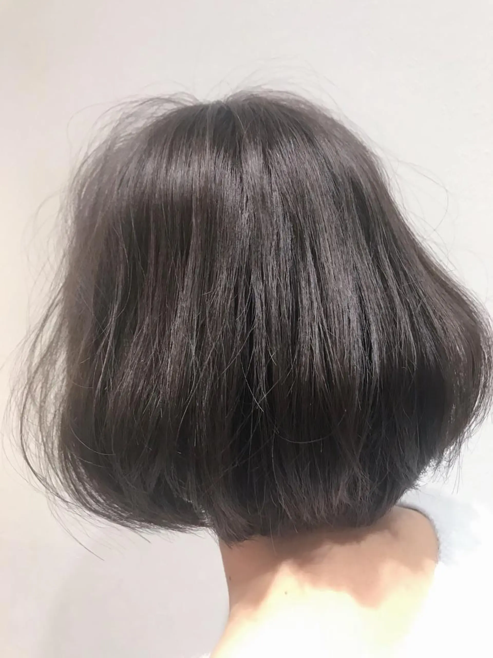 ショート カラー グレージュ ボブ 藤井 健のヘアスタイル