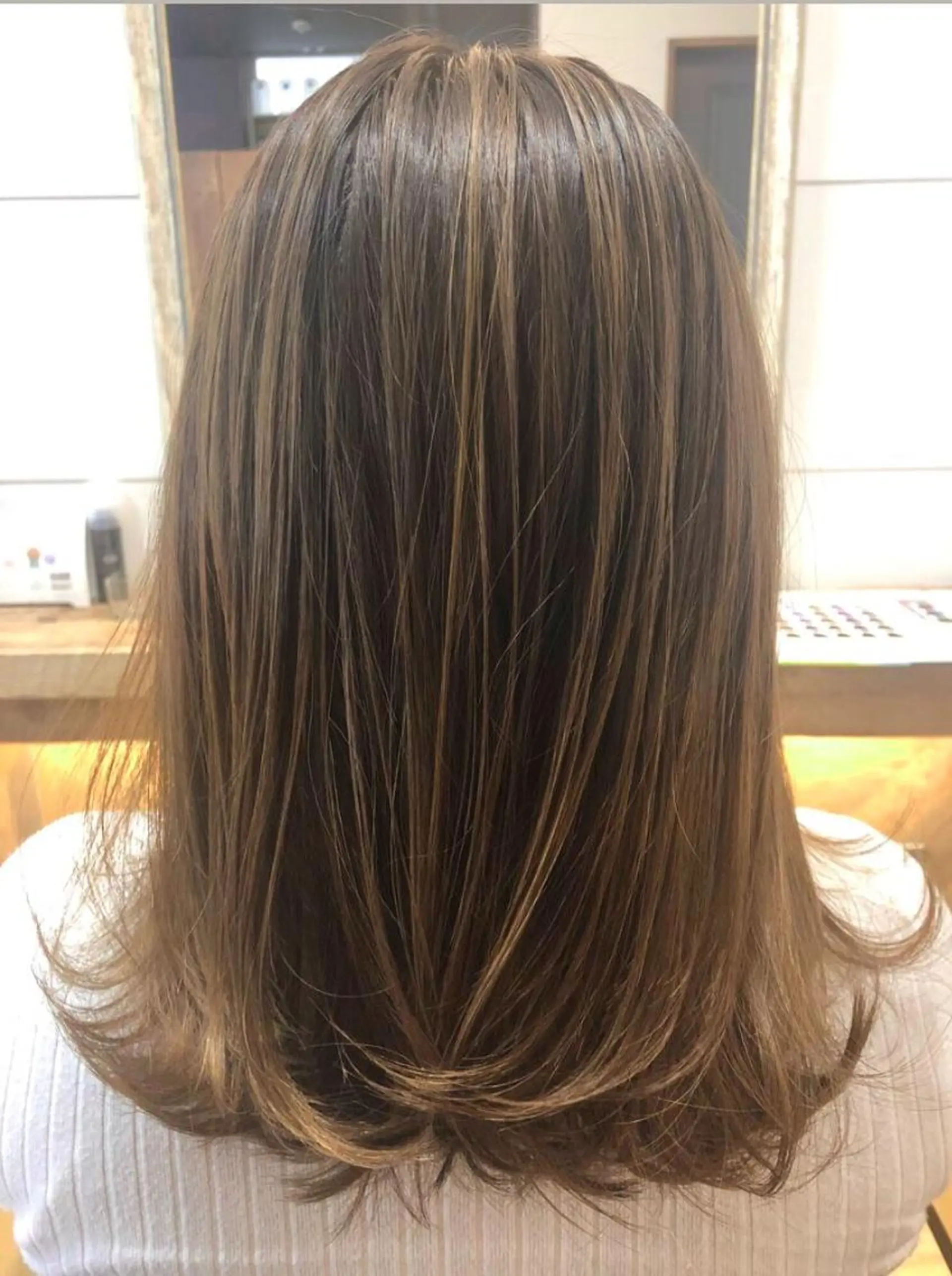 セミロング ヘアカラー 末石 智のヘアスタイル
