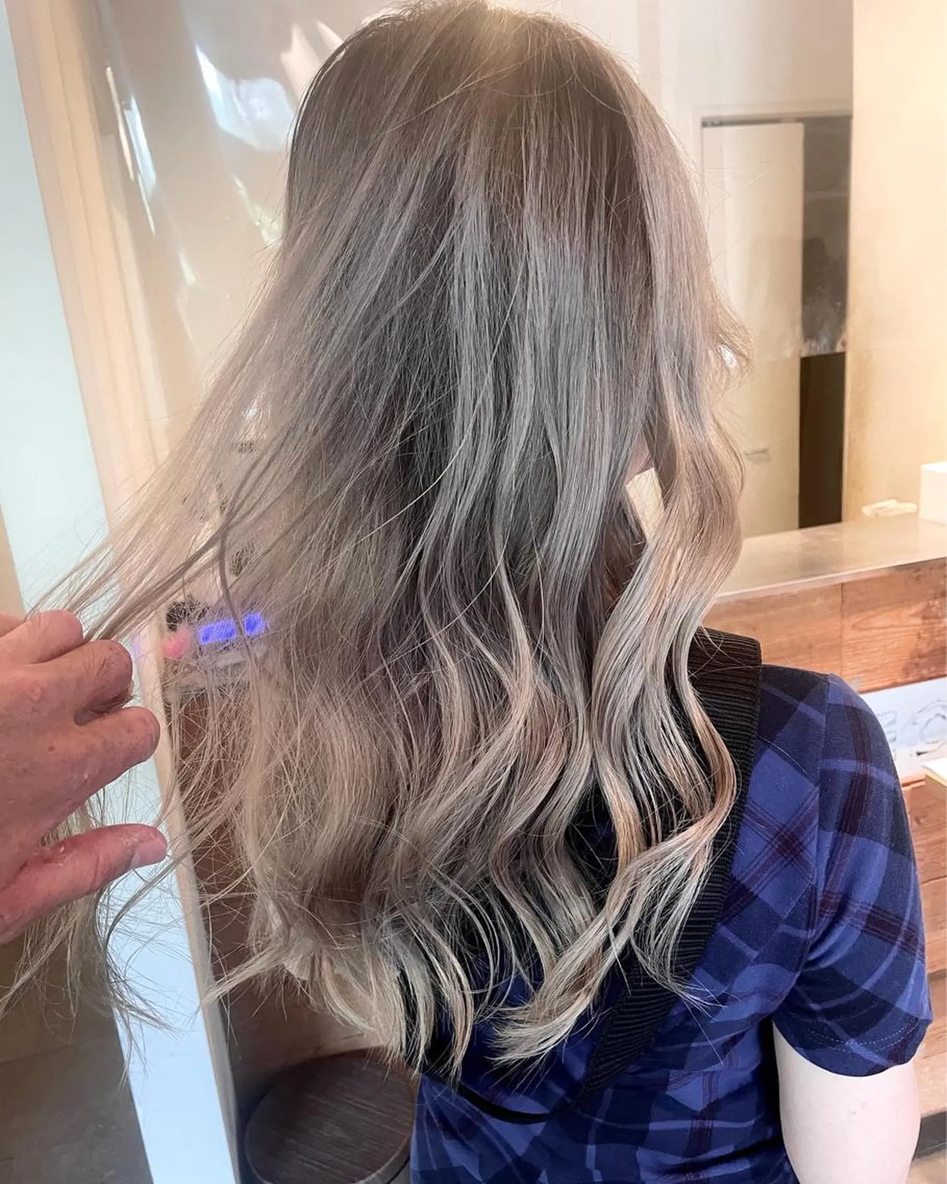 ミディアム カラー ケア剤オタク×海外 ヘア長谷川裕起のヘアスタイル