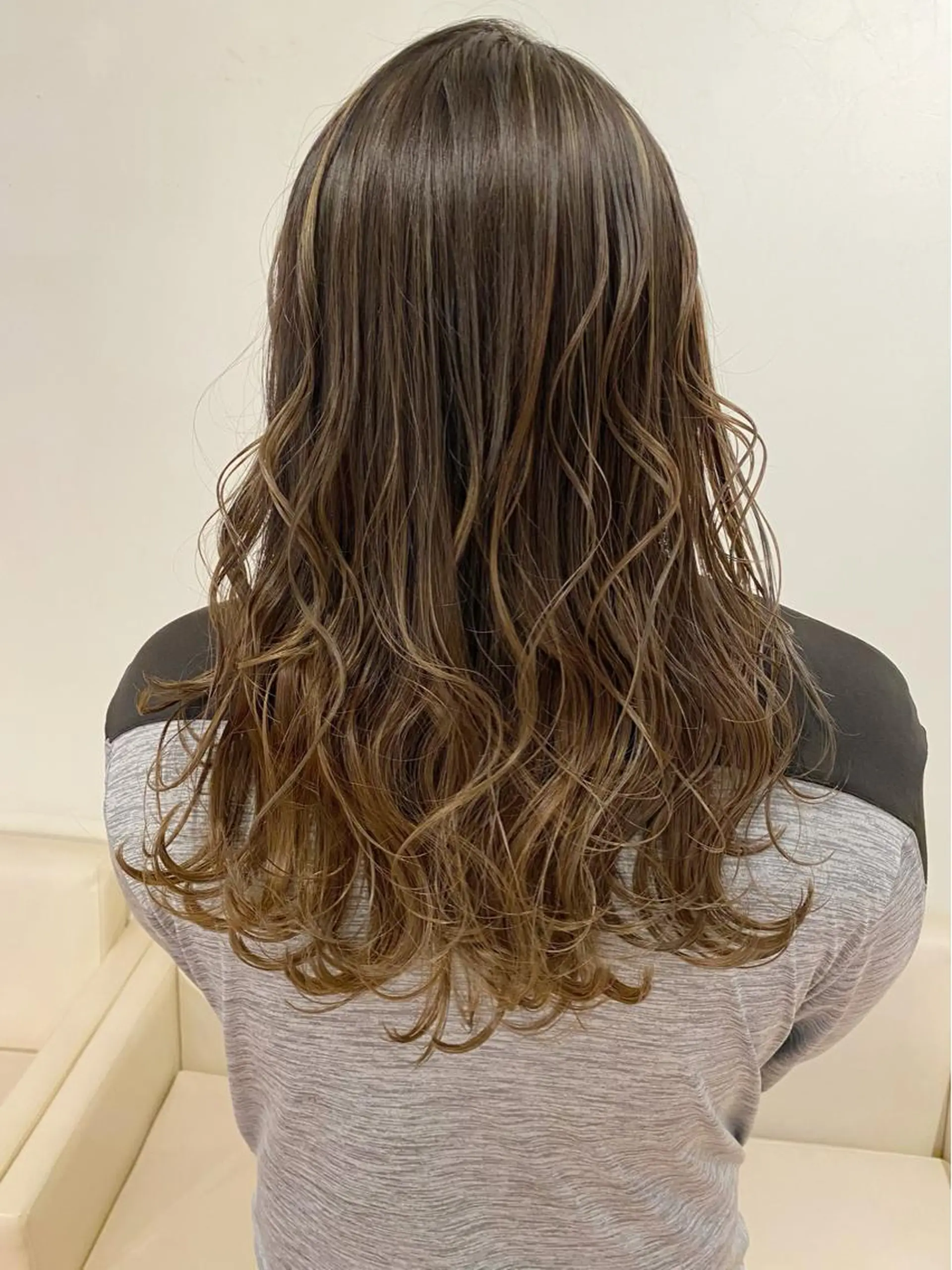 ロング カラー ヘアカラー トリートメント 石井 佑樹のヘアスタイル