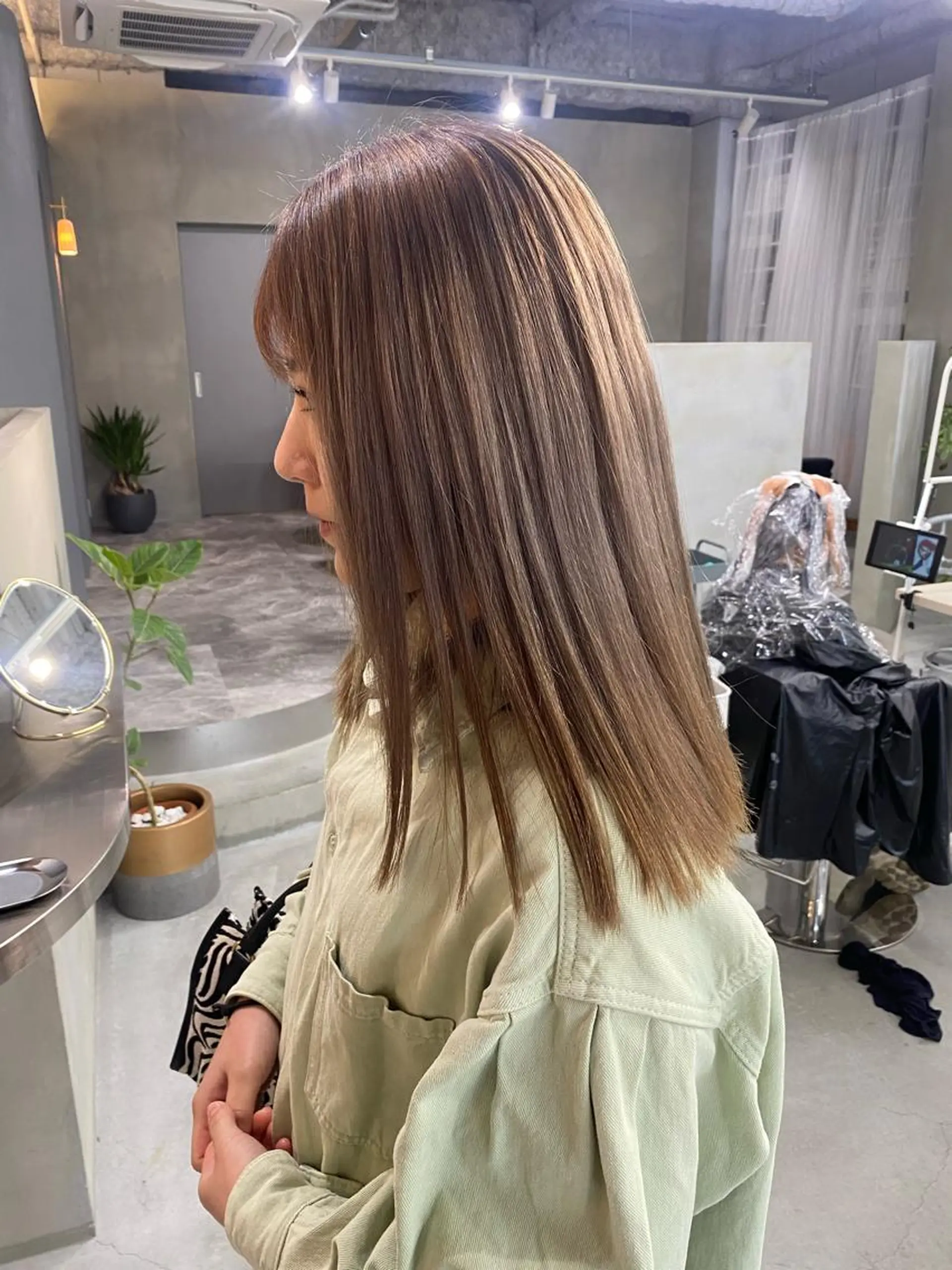 セミロング 前橋 姫奈のヘアスタイル