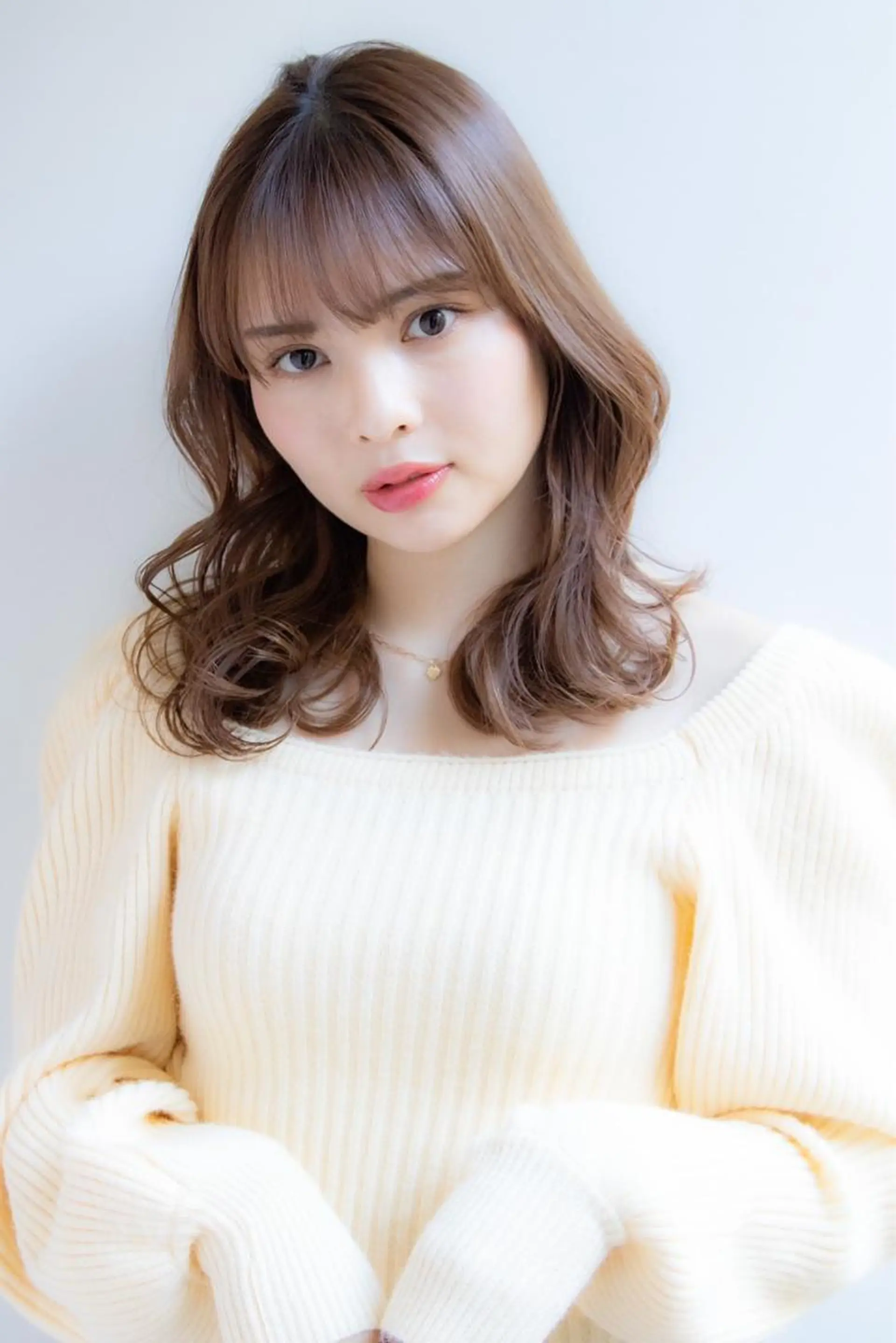 ミディアム レイヤーカット /透明感カラー西田のヘアスタイル