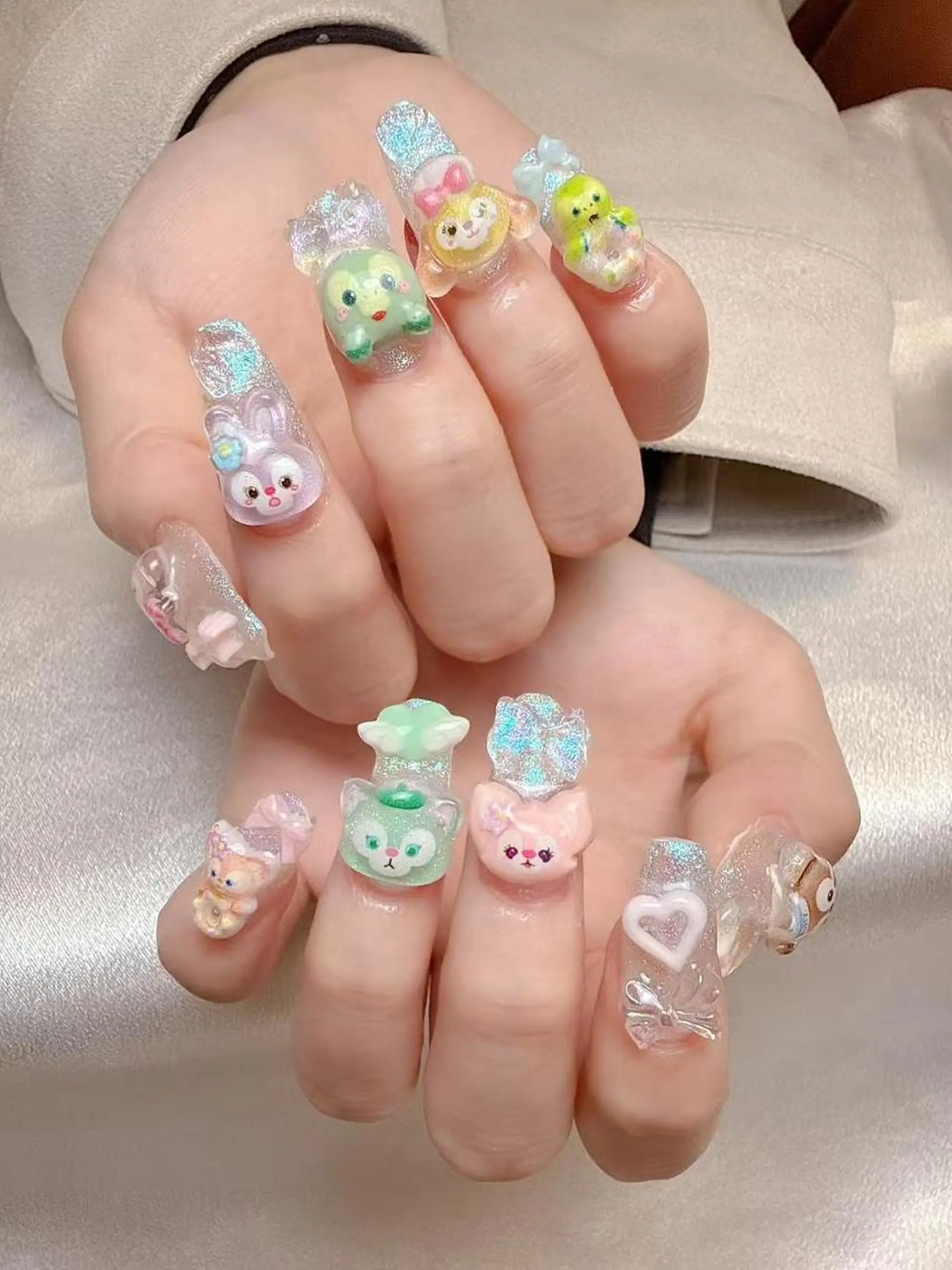 ネイル ハンドネイル チョウ チョウのネイルデザイン