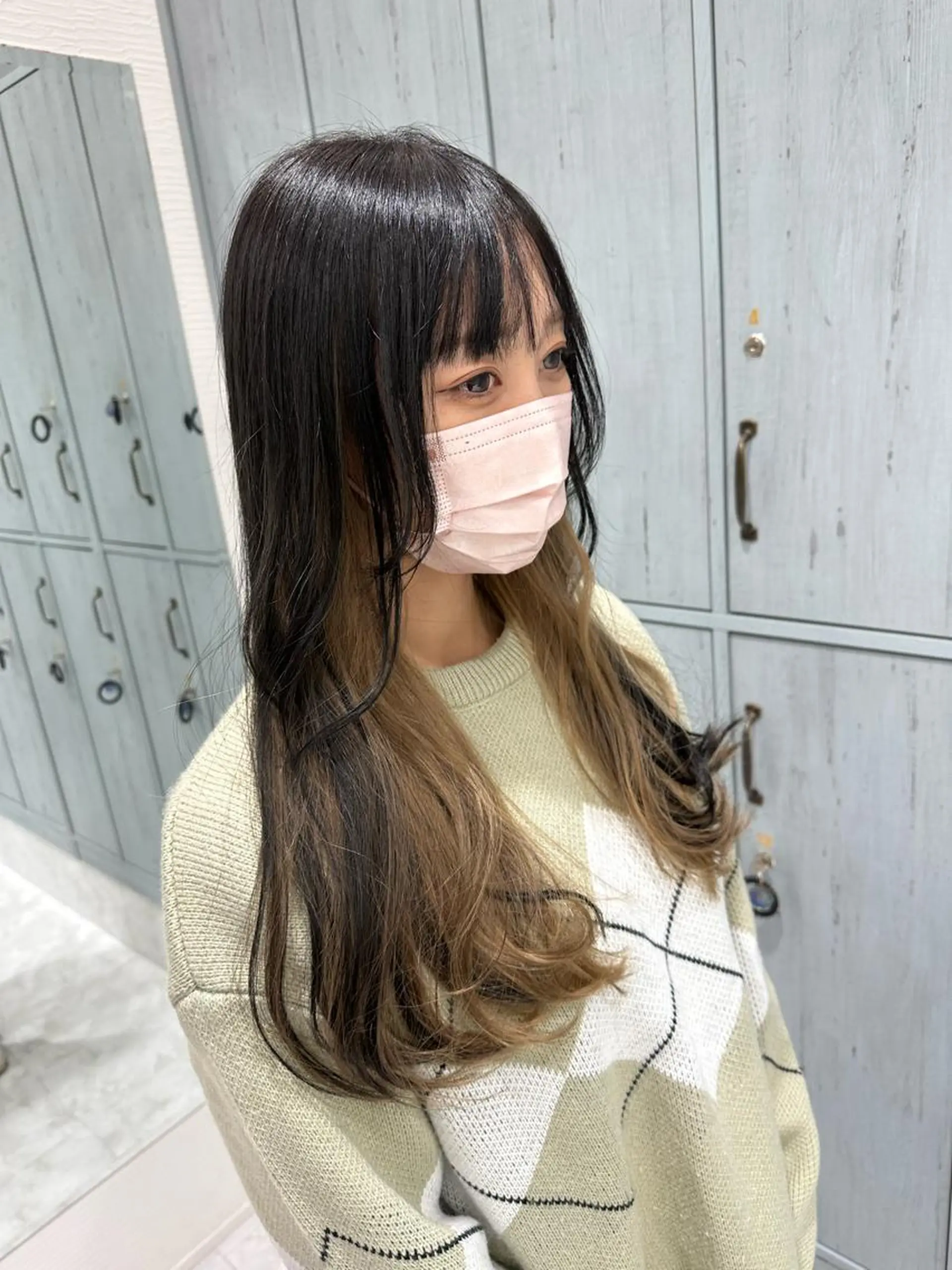 ロング カラー イヤリングカラー インナーカラー ヘアカラー トリートメント 中川 茜里のヘアスタイル