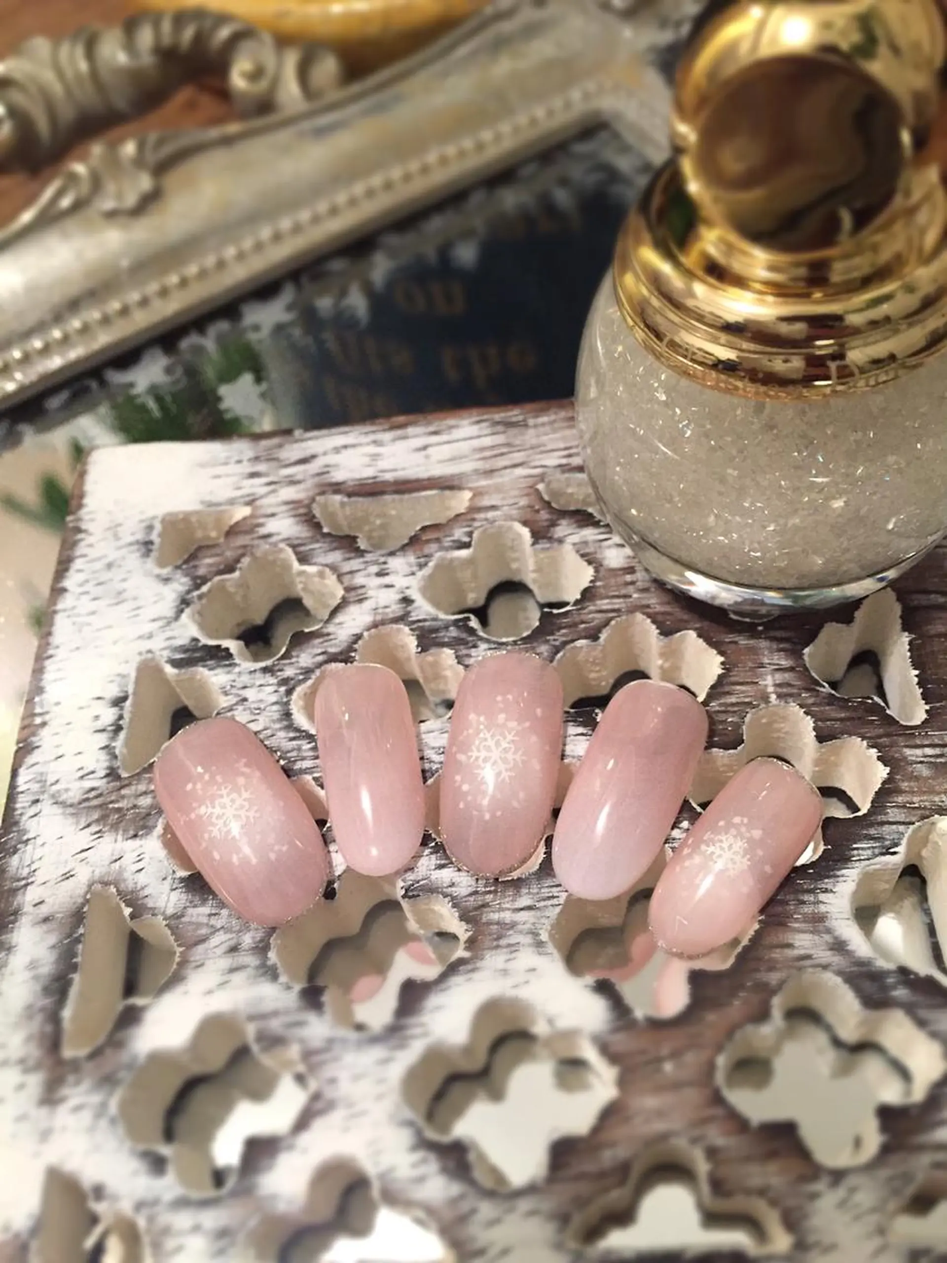 ネイル ジェルネイル atelier chic+のネイルデザイン