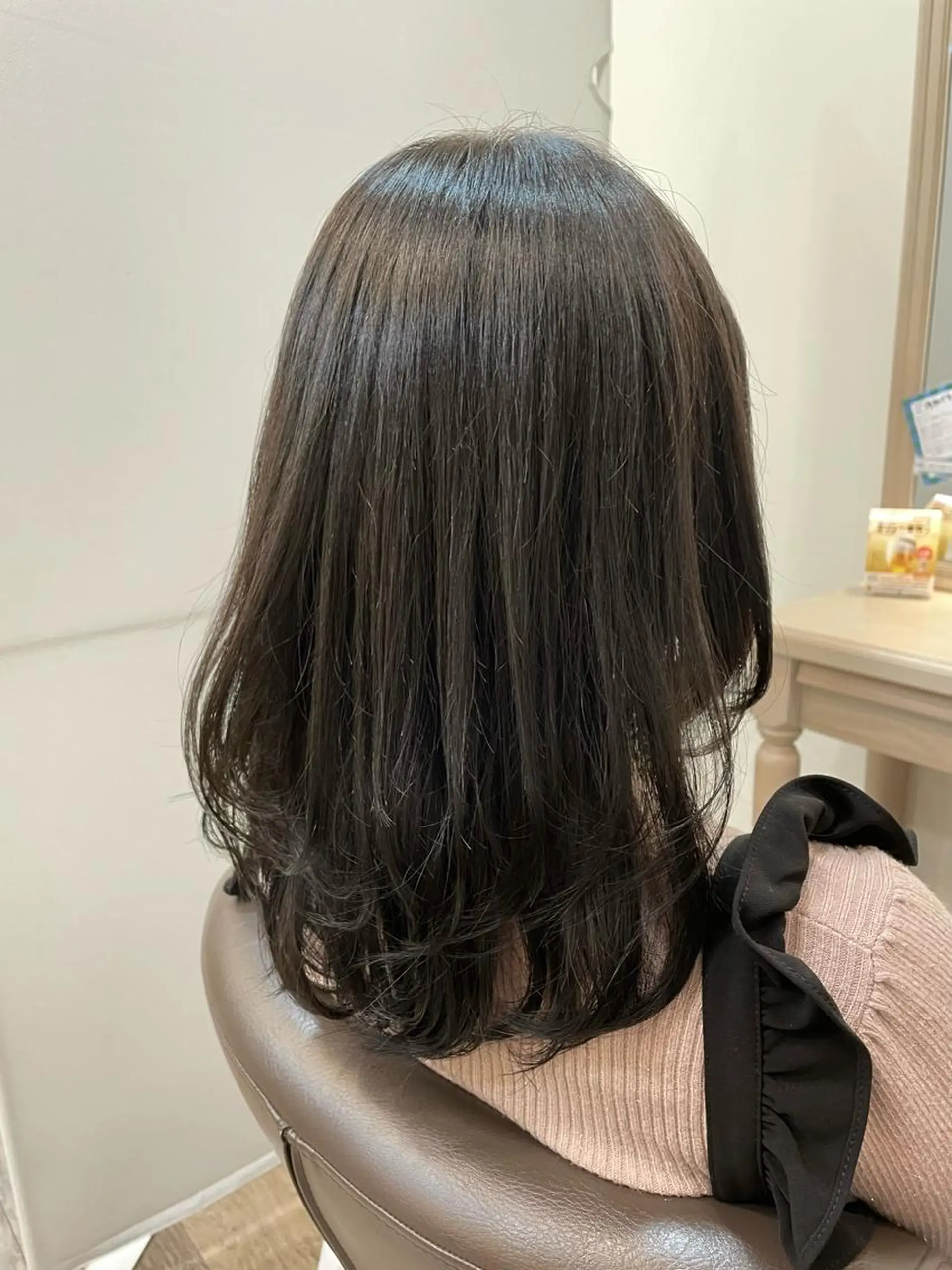 セミロング アッシュ アッシュグレー レイヤーカット カット ヘアカラー トリートメント sawa tamaeのヘアスタイル