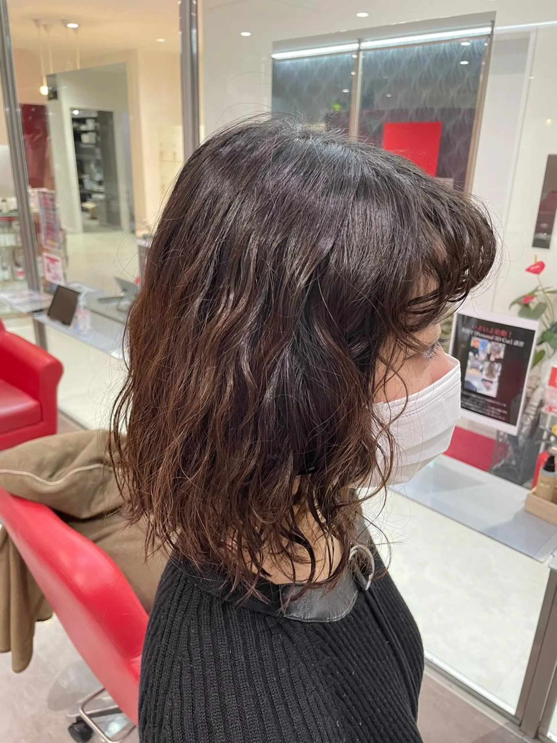 ミディアム パーマ ミディアムパーマ Merlyosaka 早川未来のヘアスタイル