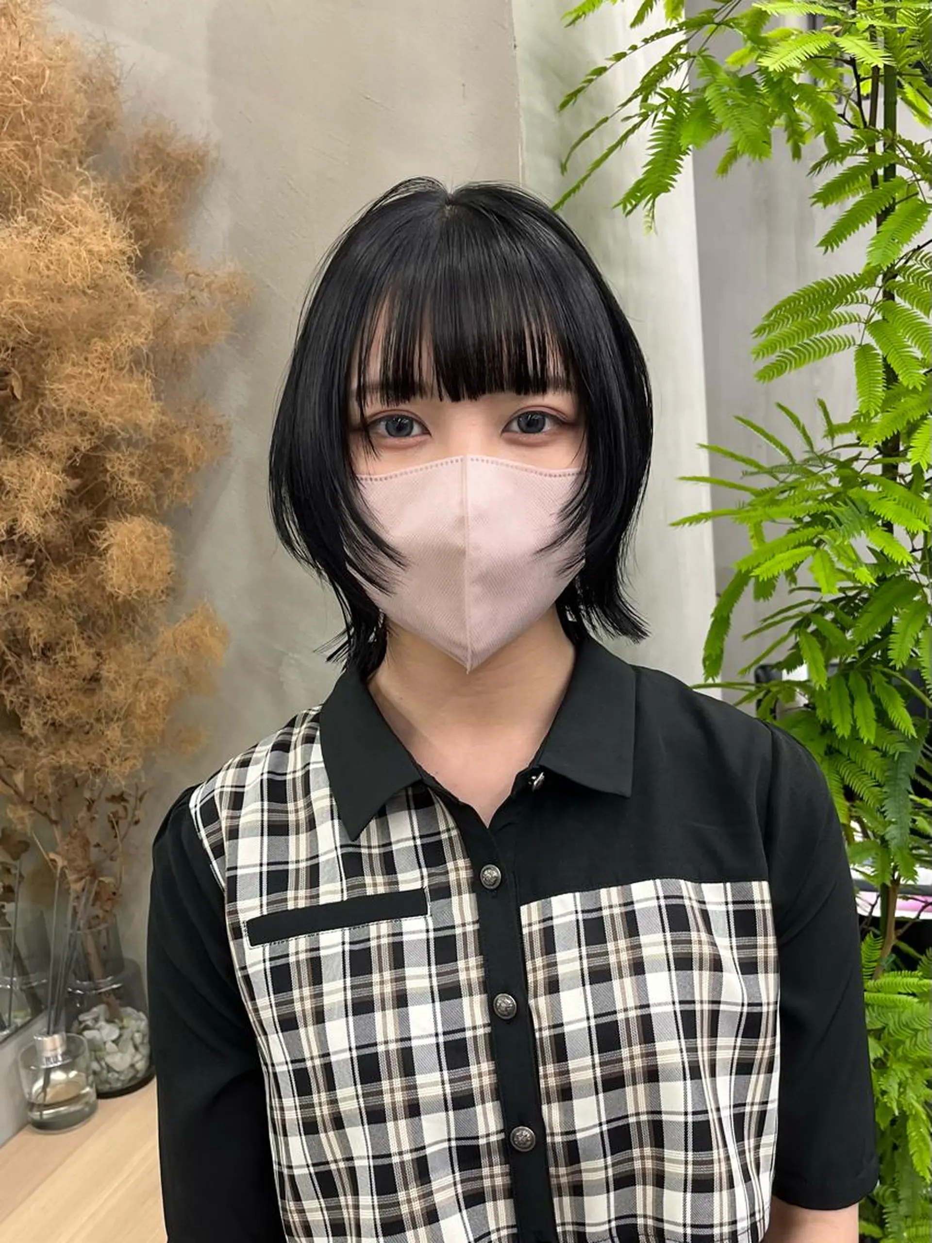 ミディアム イツク ⚡️ ルーツ/ハイトーンのヘアスタイル