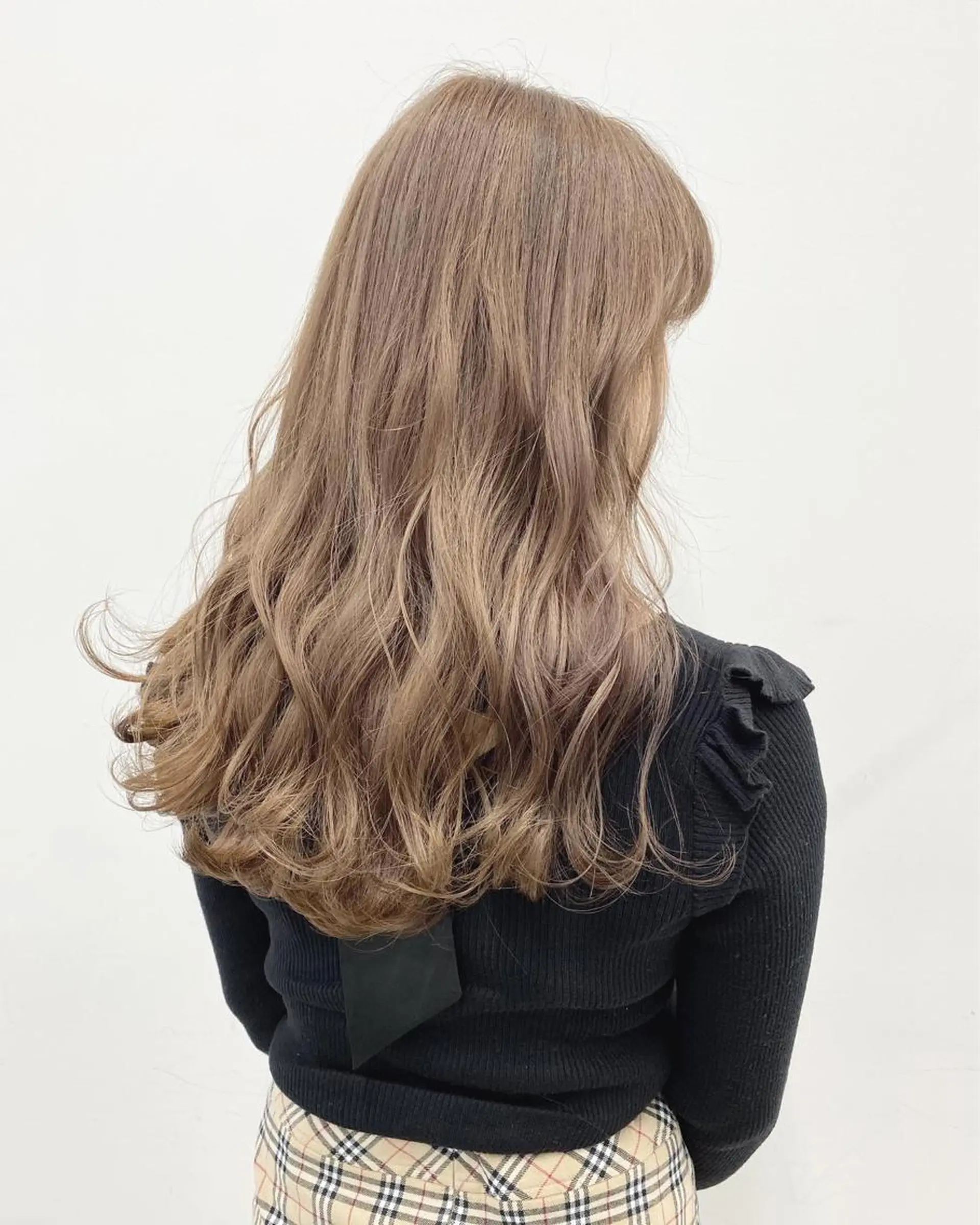 ロング カラー ベージュカラー ブリーチ ダブルカラー ミルクティーベージュ 【ブリーチカラー】 🌈ALIVE若山葵のヘアスタイル